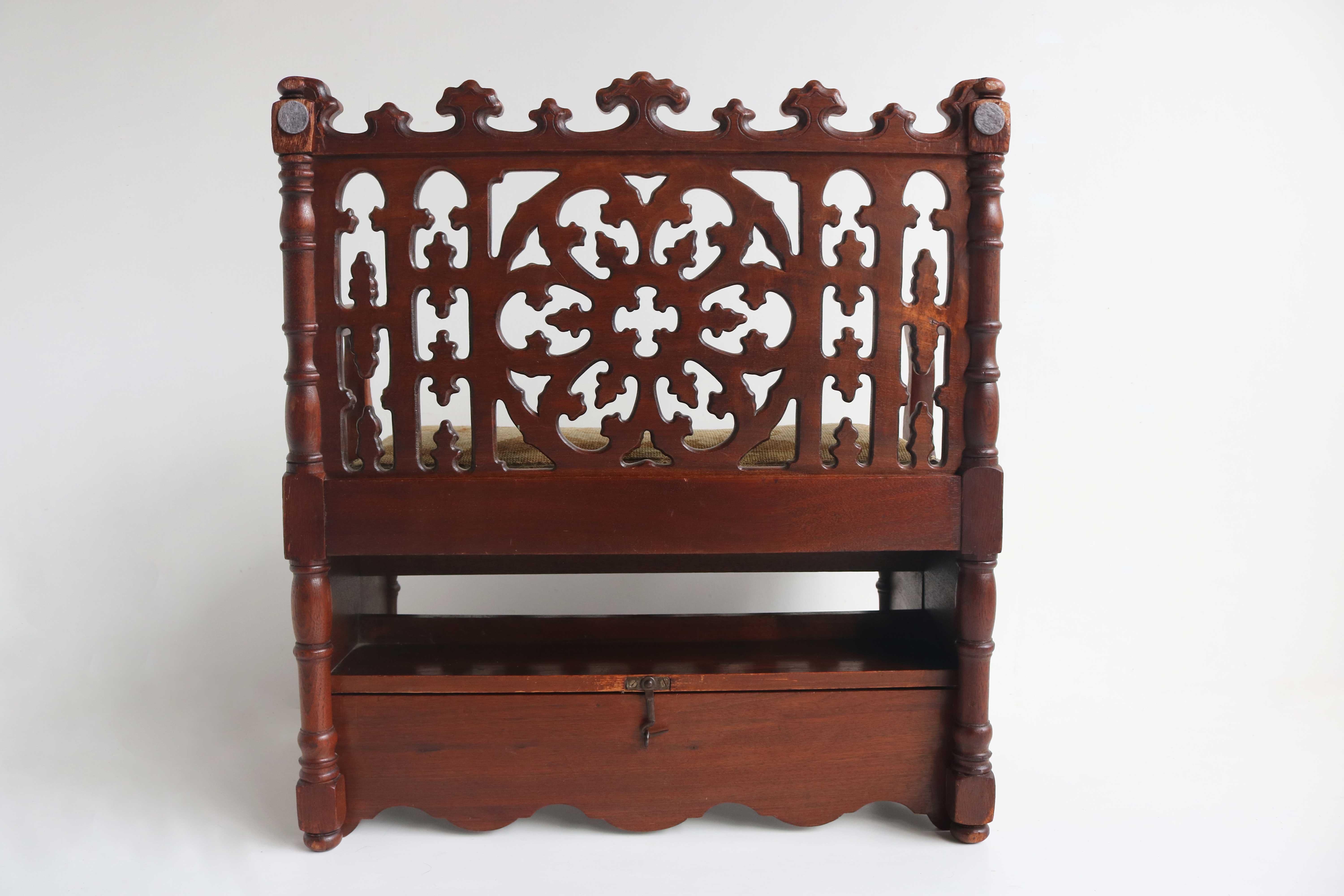 Petite Antique French Gothic Revival Wood Hall Bench Child Settle Library Steps For Sale 1