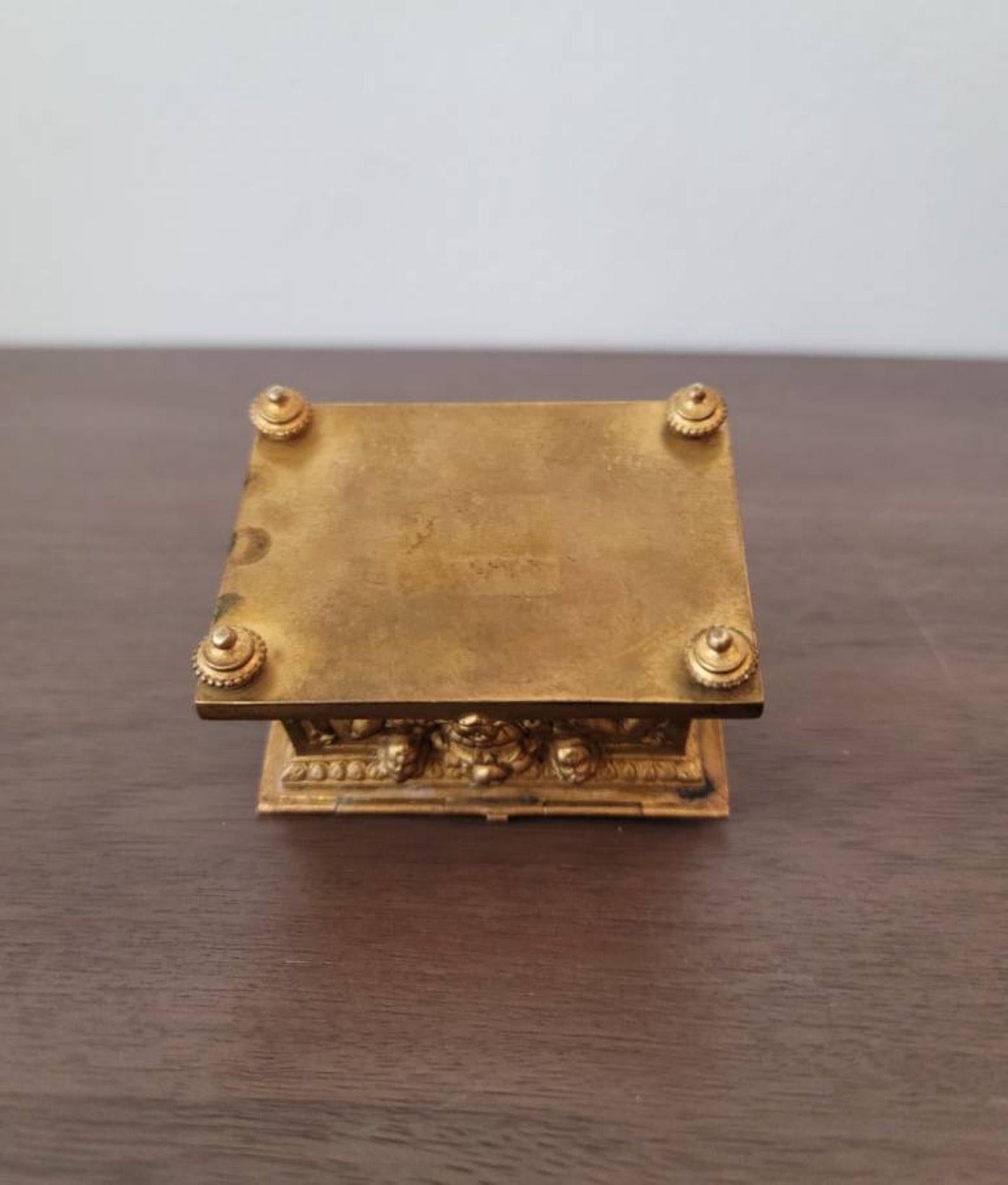 Petite Antique French Neoclassical Gilt Bronze Jewel Casket For Sale 4