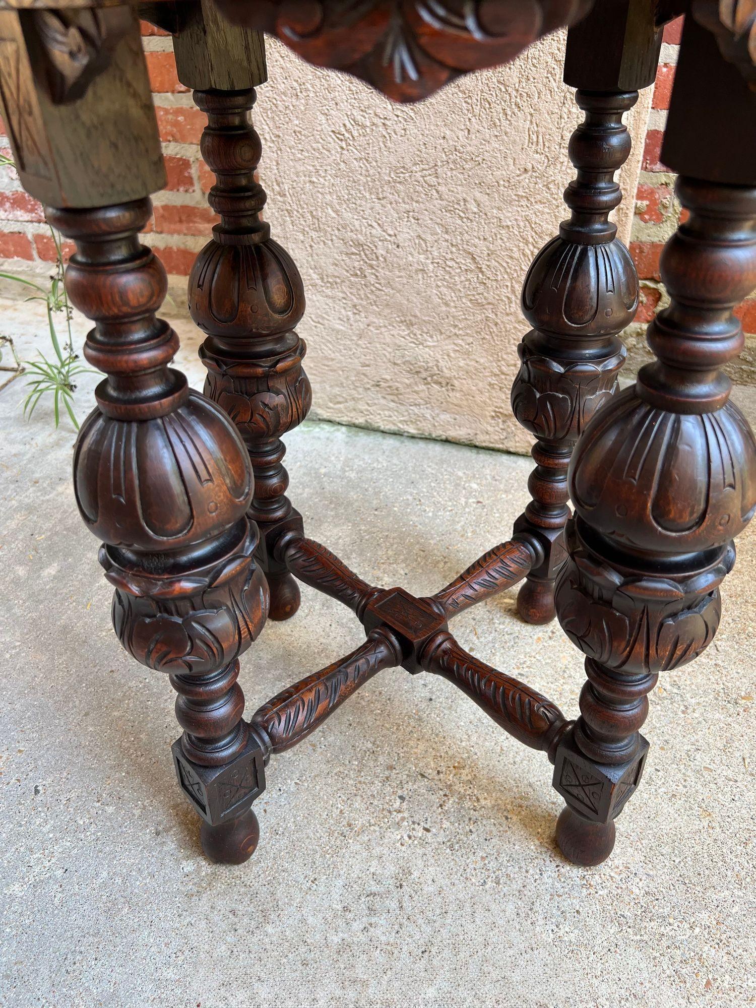 PETITE Antique French Octagon Center Side TABLE Renaissance Carved Oak c1890 in vendita 11