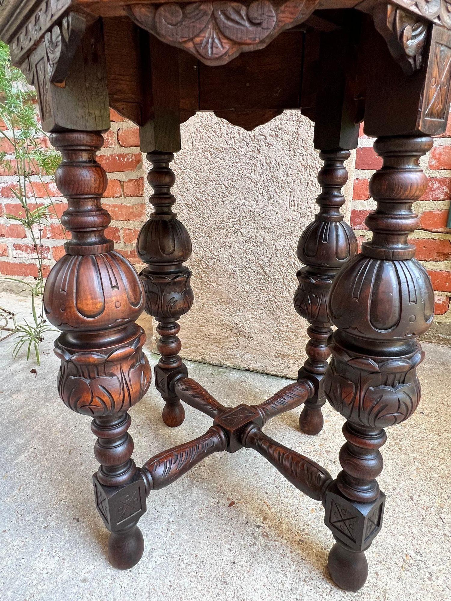 PETITE Antique French Octagon Center Side TABLE Renaissance Carved Oak c1890 in vendita 12