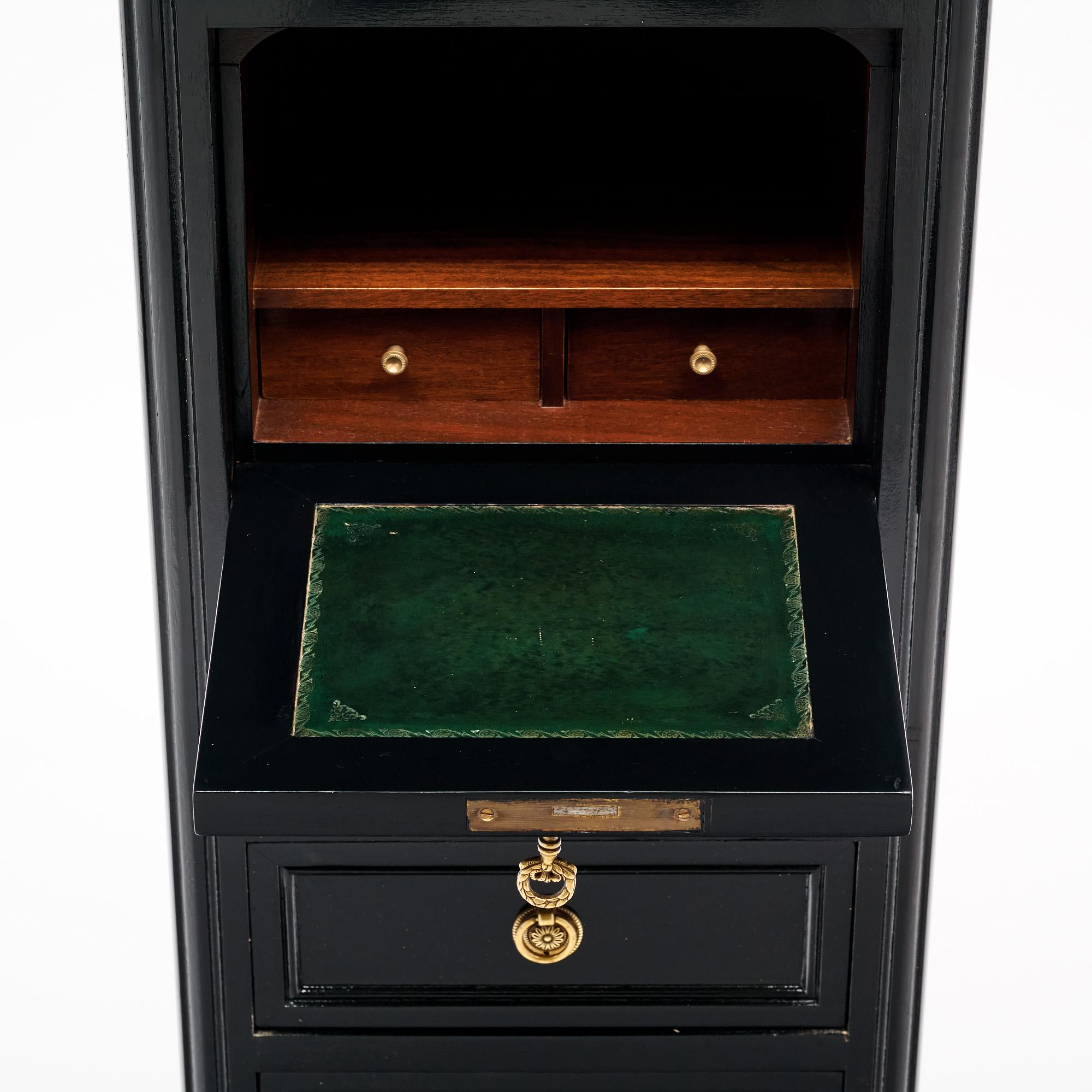 Early 20th Century Petite Antique Louis XVI Secretaire For Sale