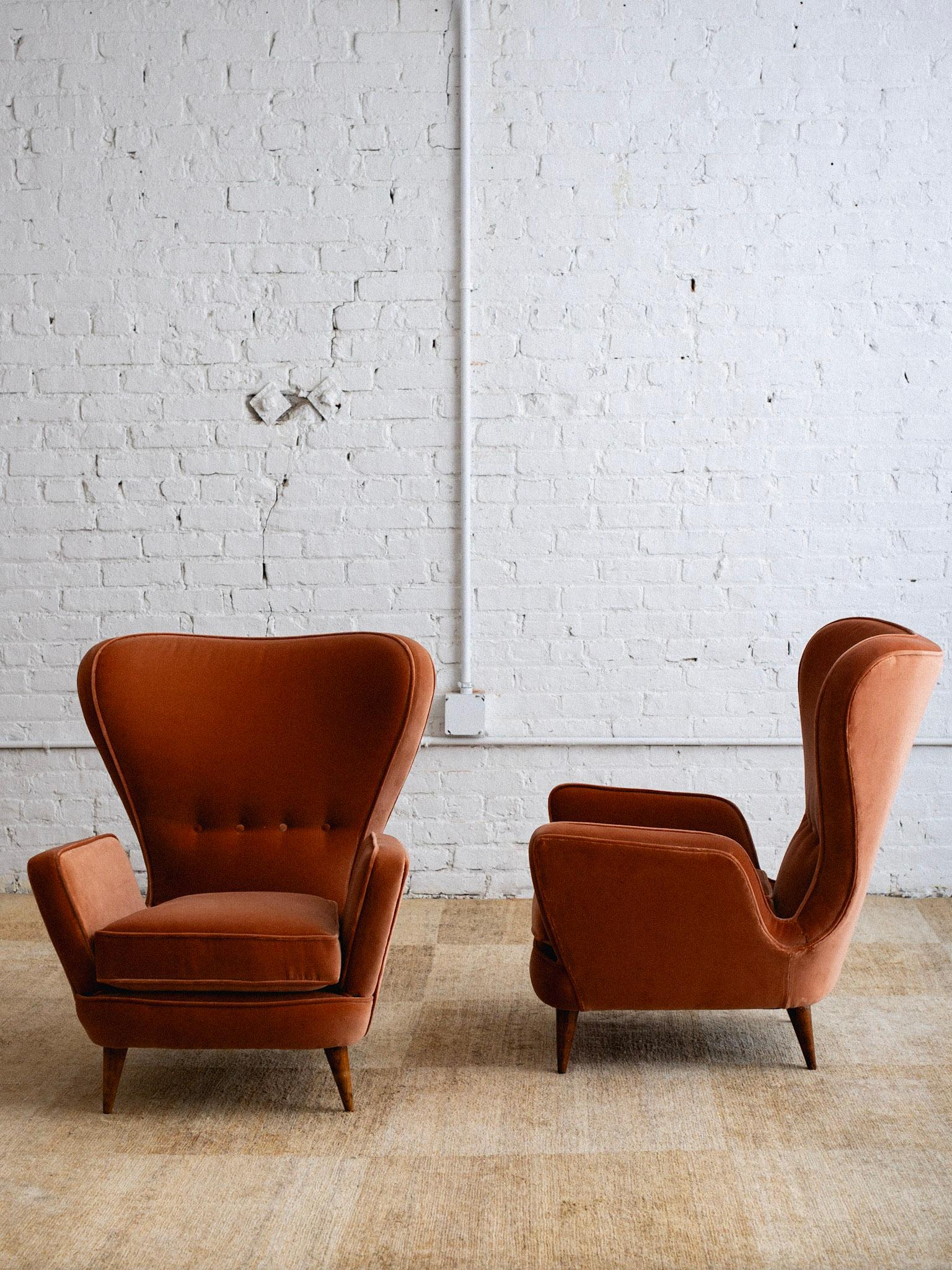 Mid-Century Modern Petits fauteuils d'Emilio Sala & Giorgio Madini - une paire en vente