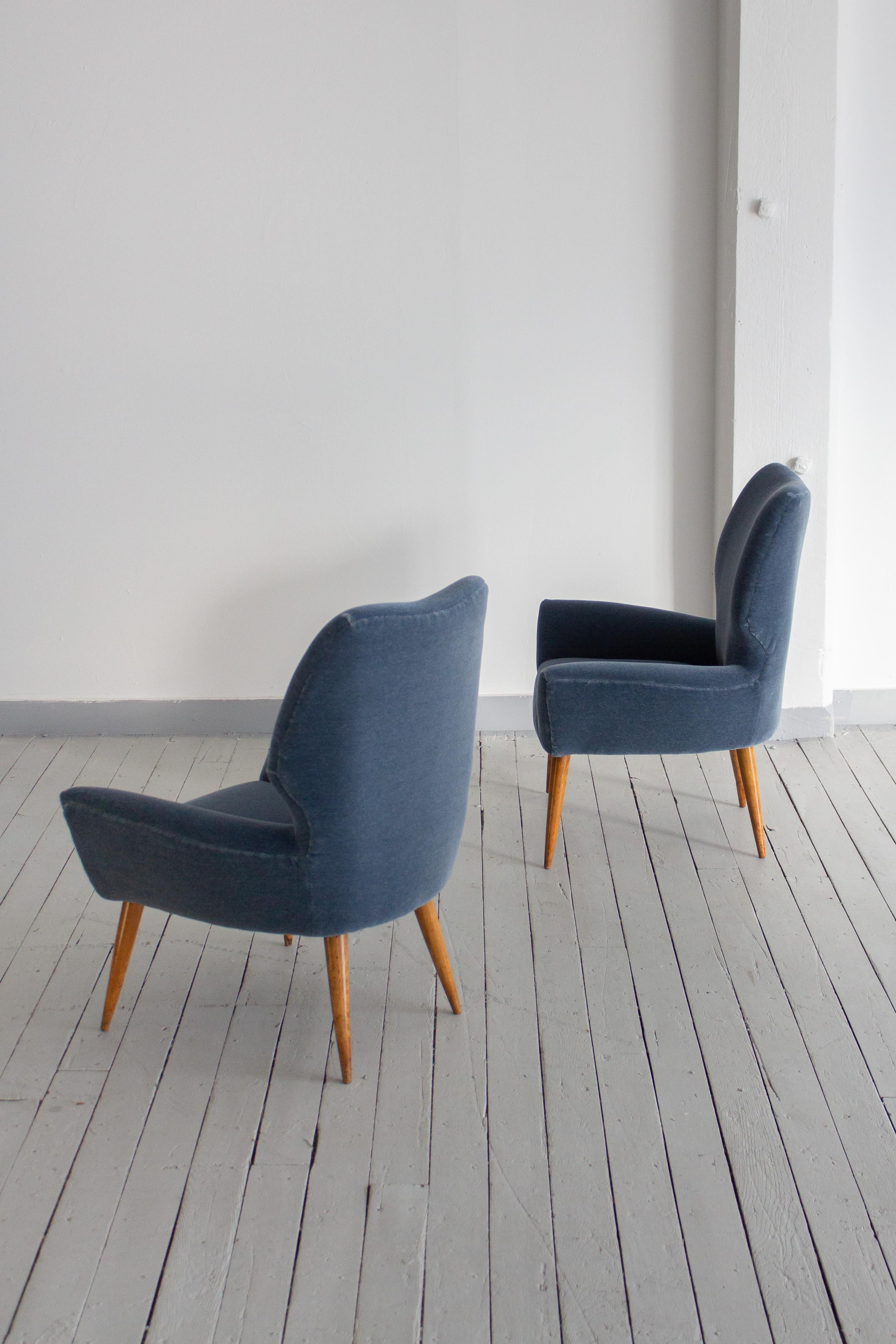 Petite Armchairs in Blue Mohair in the Style of Melchiorre Bega - a Pair For Sale 4