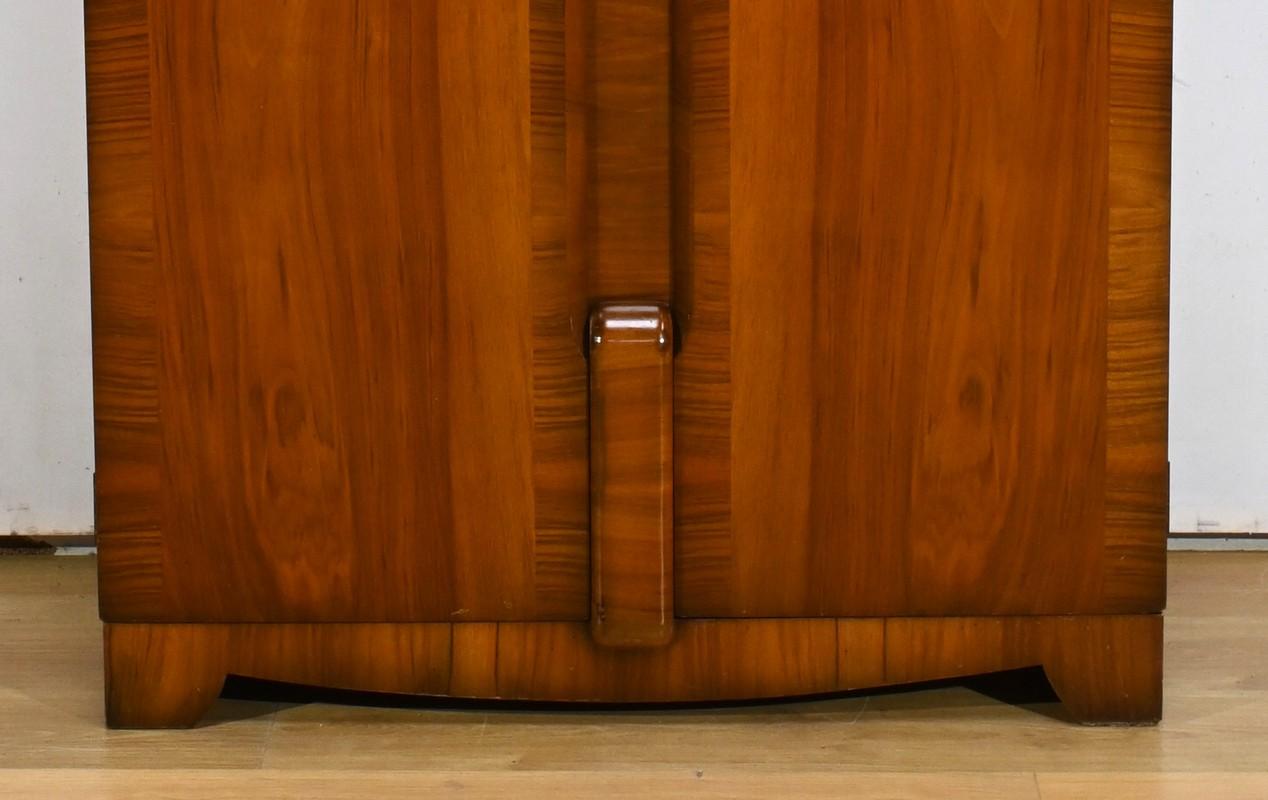 Small Walnut Cabinet, Art Deco, Walrose House, England – 1940 For Sale 6