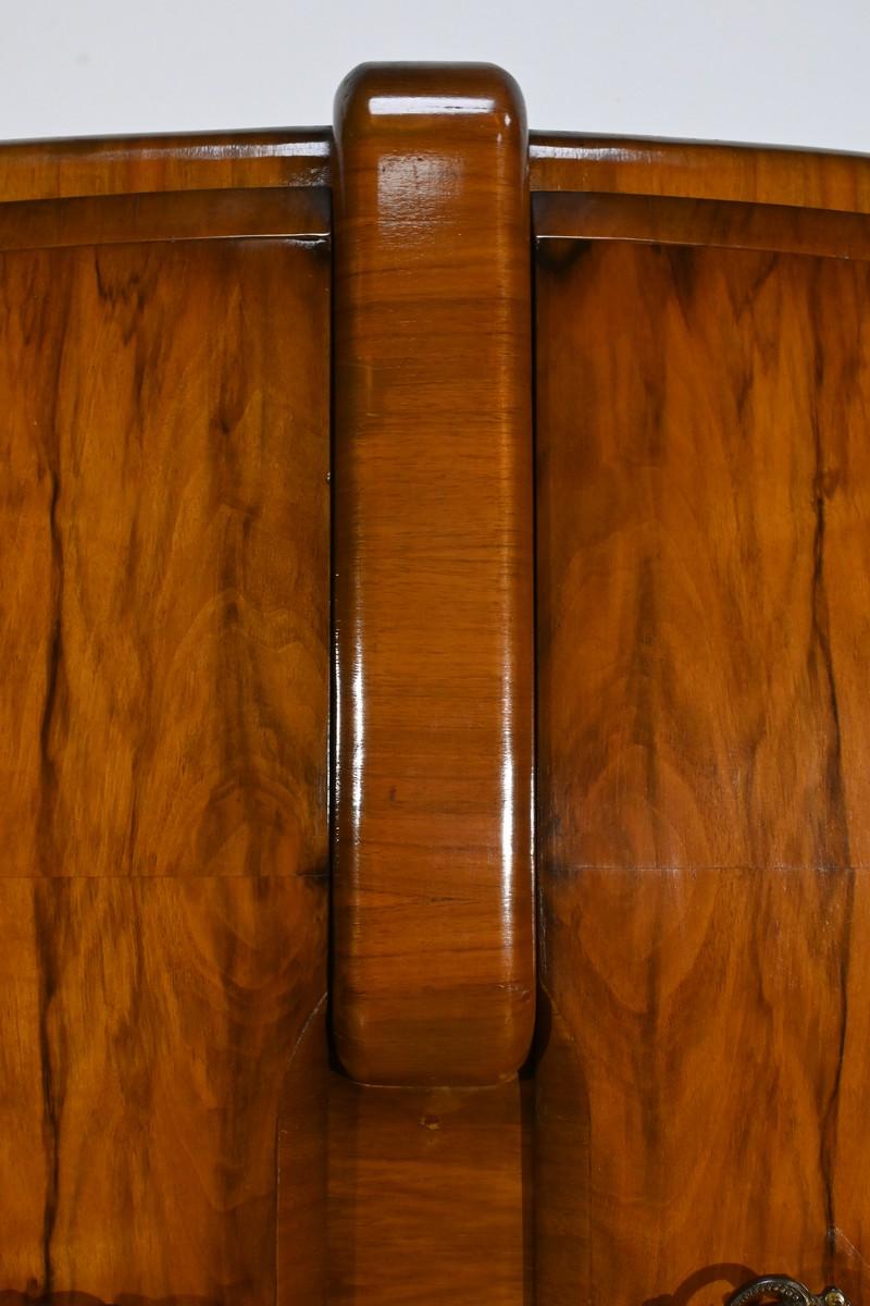 Small Walnut Cabinet, Art Deco, Walrose House, England – 1940 For Sale 2