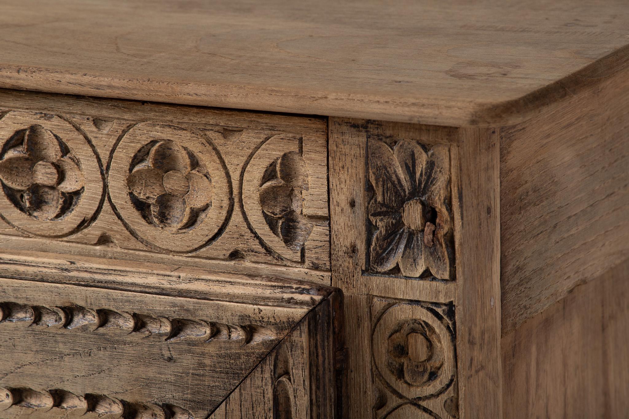 Petite Armoire in Carved Pine, Spain, 19th Century For Sale 2
