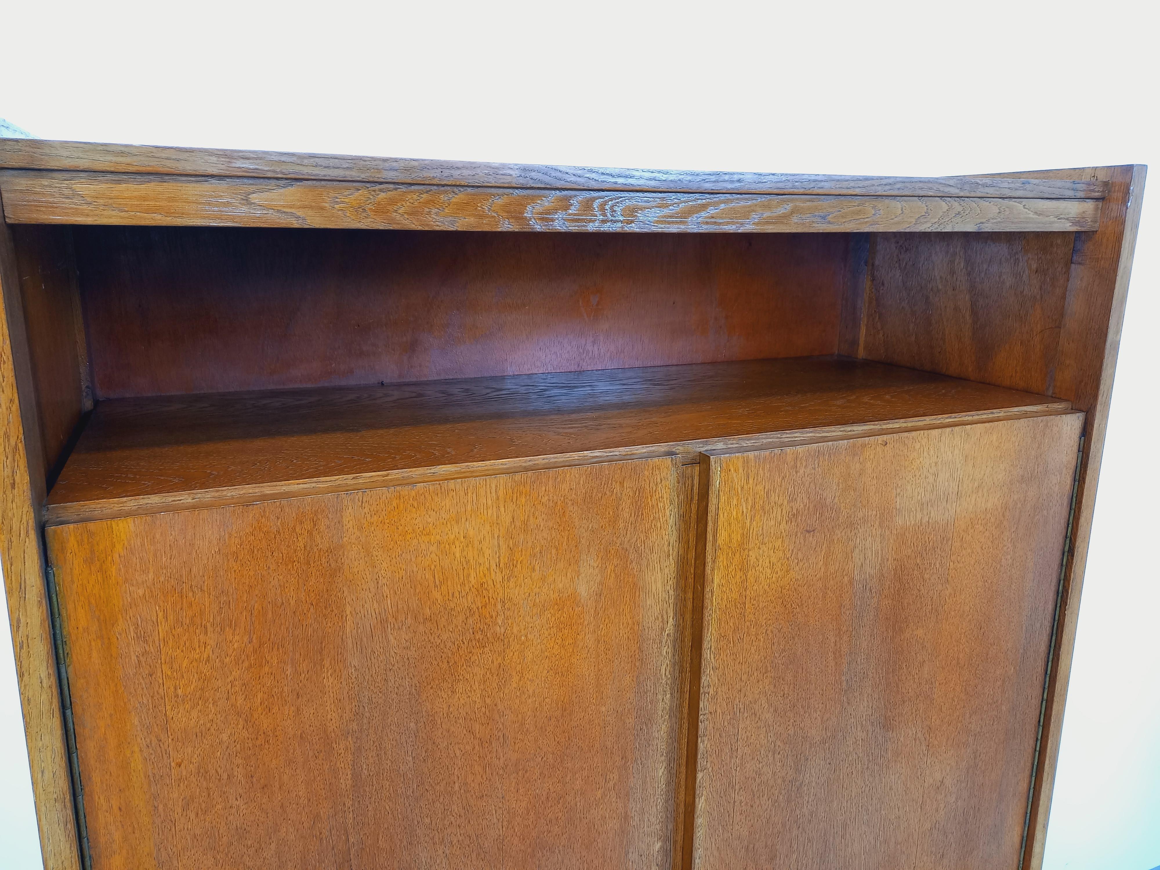 Kleiner Vintage-Schrank aus Holz aus den 60er Jahren (Mitte des 20. Jahrhunderts)