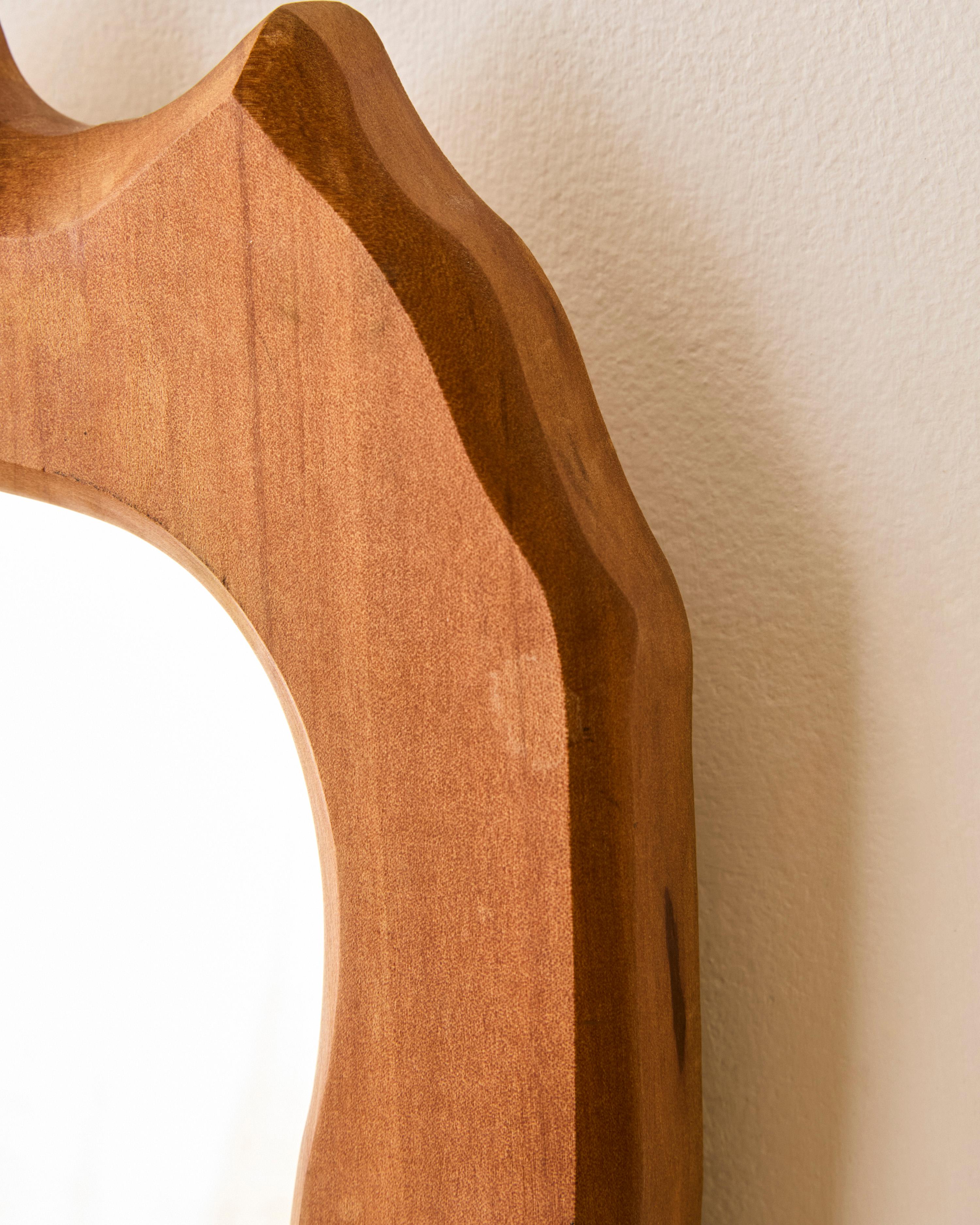 Début du 20ème siècle Petit miroir en bois fait par un artisan en vente