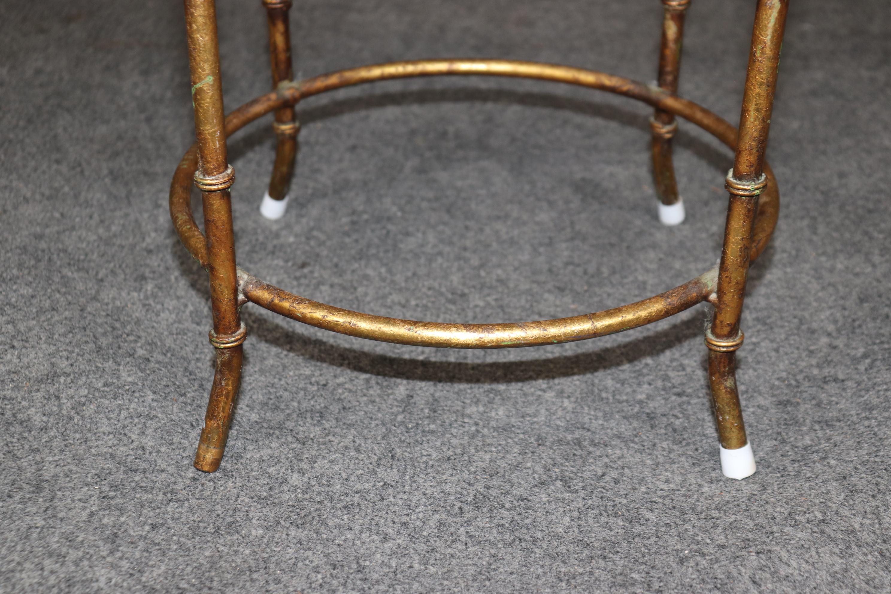 Milieu du XXe siècle Petite Bagues Style Upholstering Banquette tapissée à l'aiguille en vente