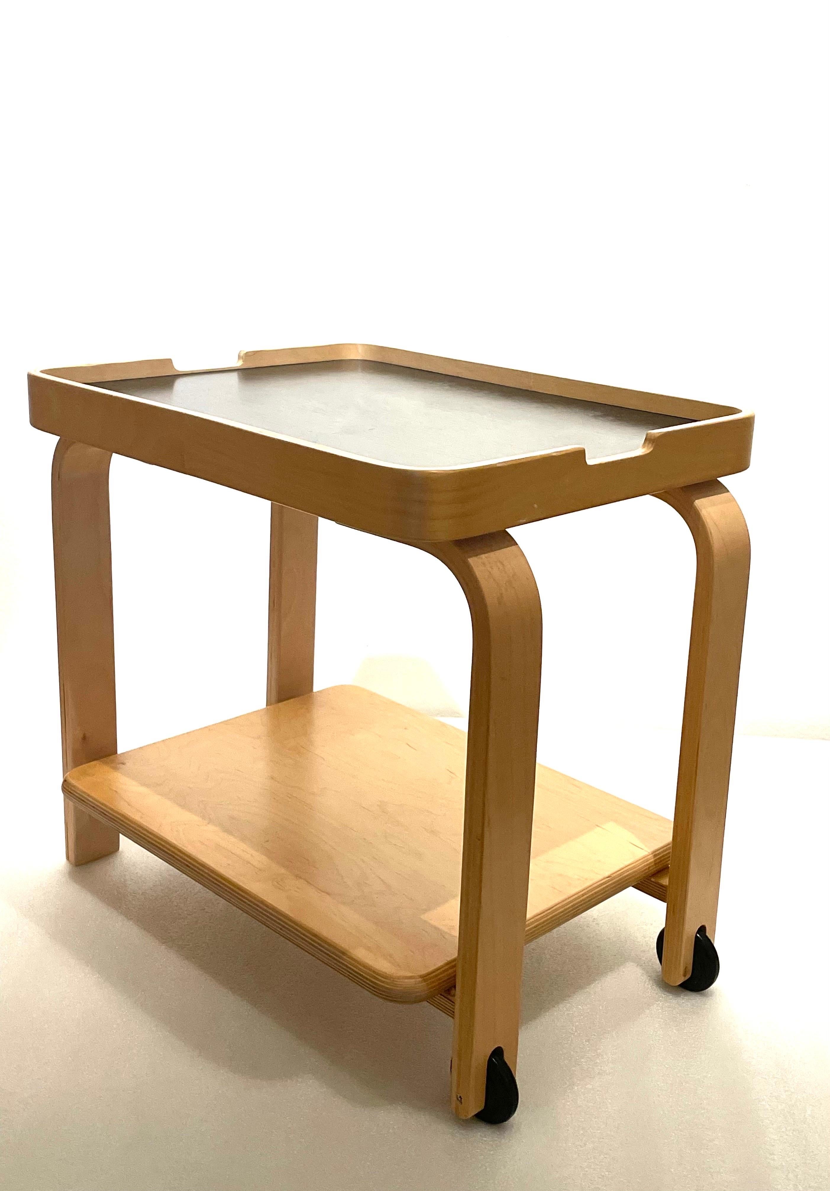 Petite Bar Cart in Bentwood with Removable Tray in the Style of Alvar Aalto In Excellent Condition In San Diego, CA