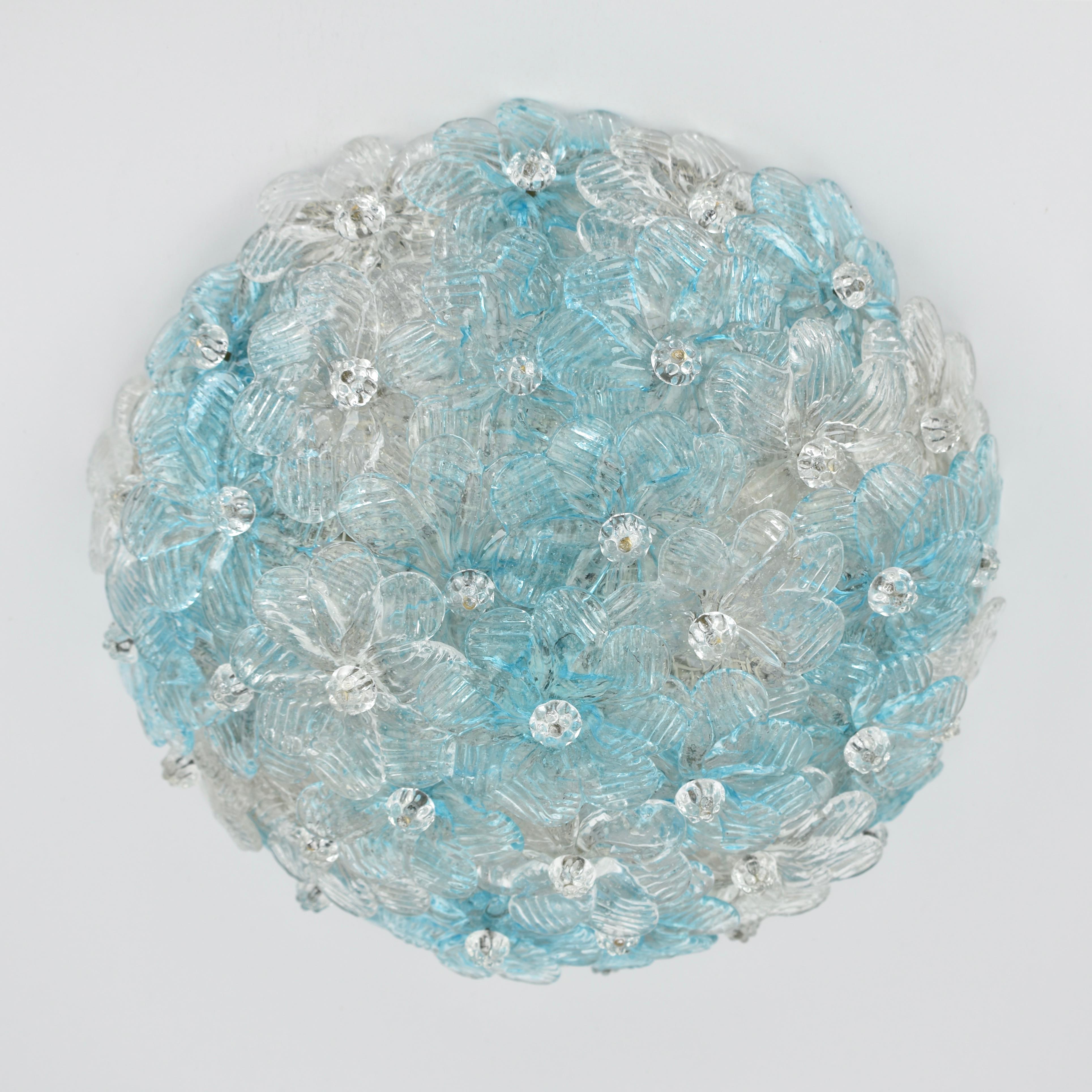Petite Barovier Toso Cesta de flores de cristal de Murano azul y claro, años 50 Italiano en venta
