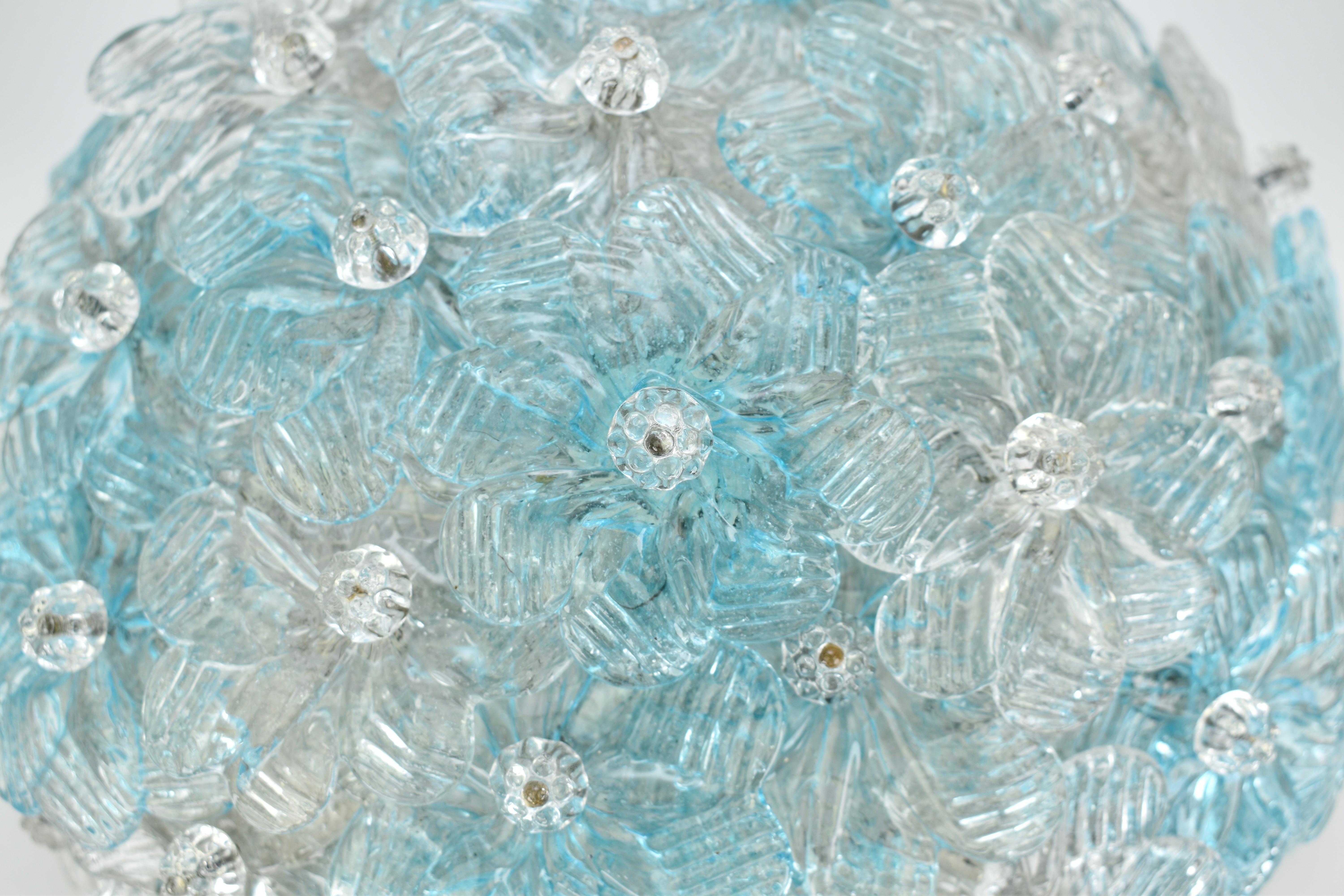 Petite Barovier Toso Cesta de flores de cristal de Murano azul y claro, años 50 Metal en venta