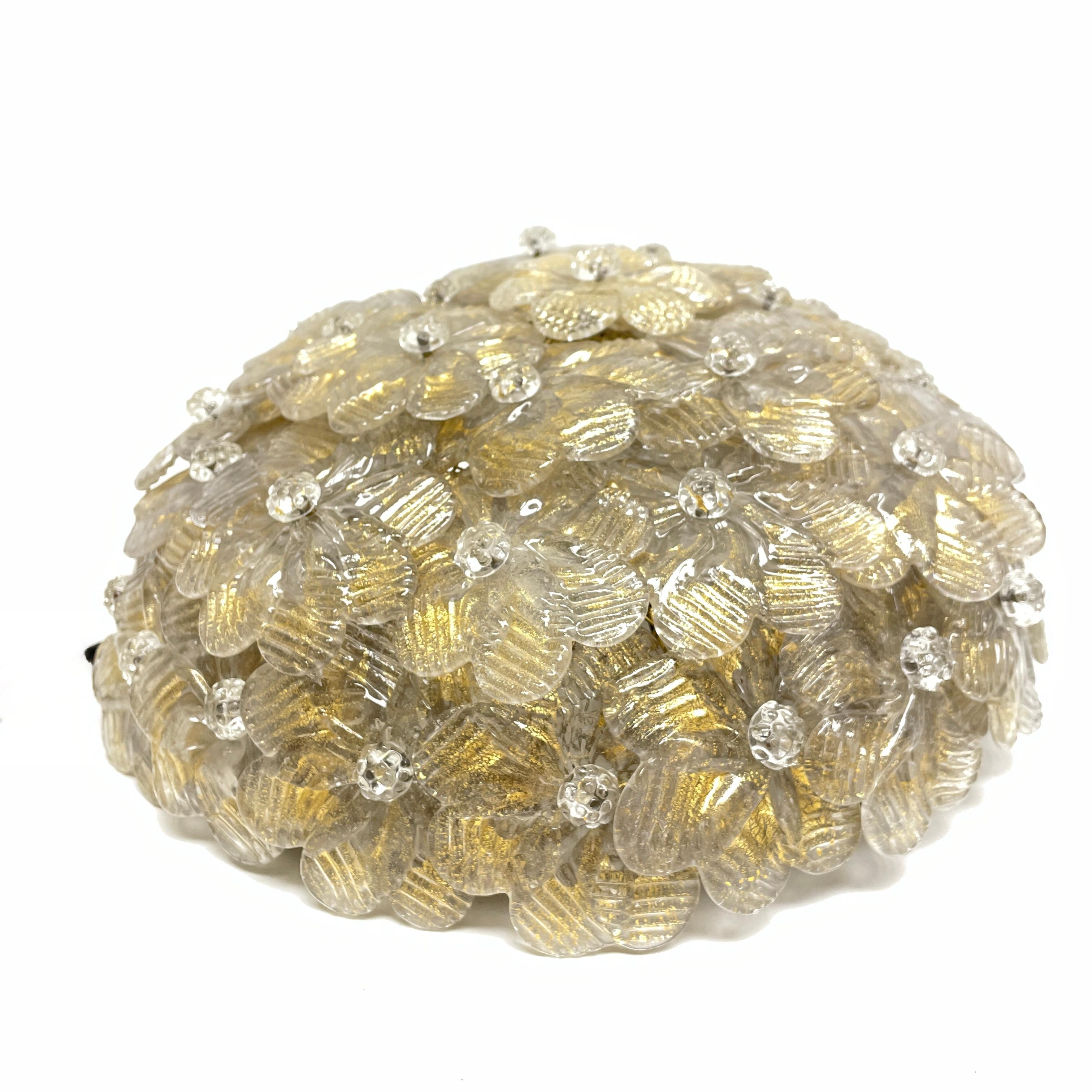 Petite Barovier Toso Flush Mount Murano Glass Gold and Ice Flowers Basket, 1950s In Good Condition In Nuernberg, DE