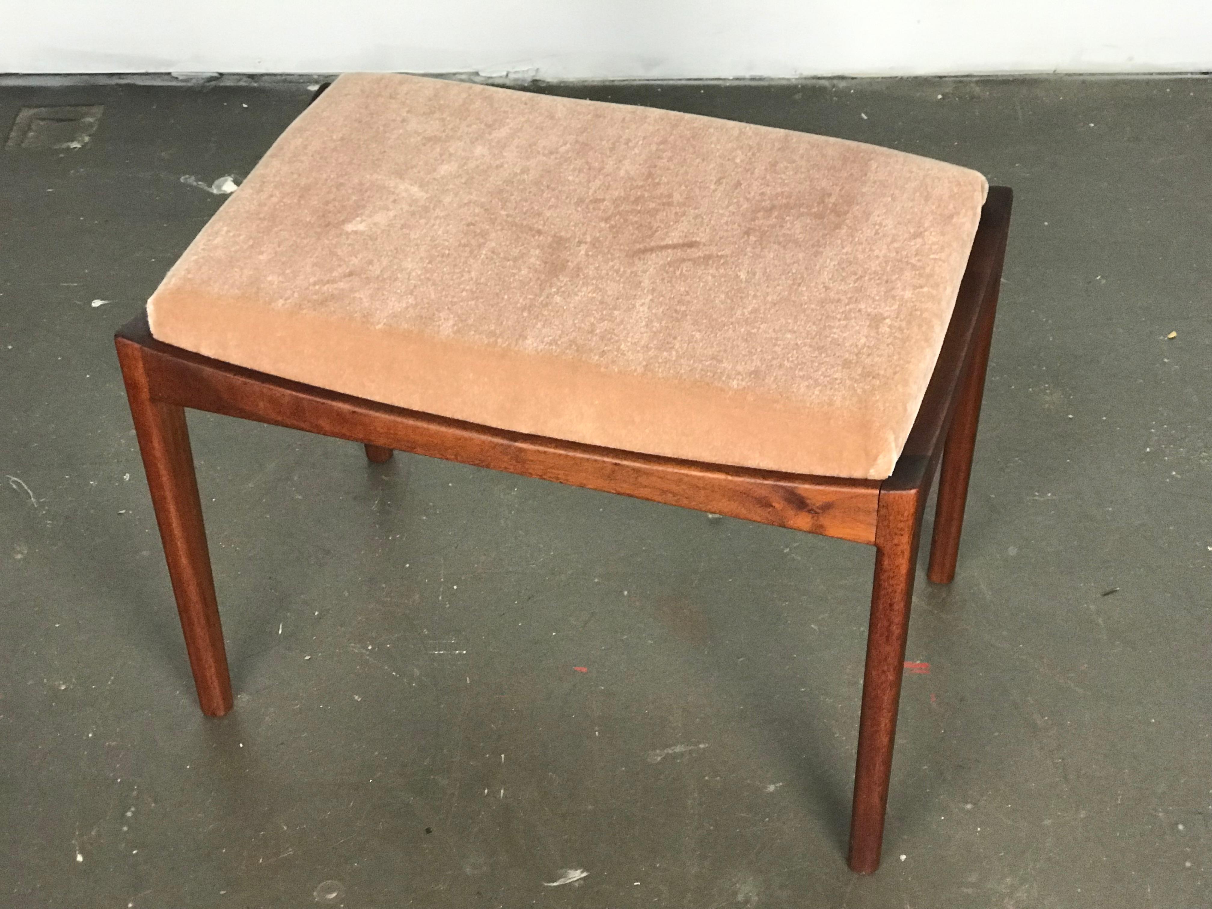 Mid-Century Modern Petite Bench by Jens Risom in Mohair and Walnut, 1960's