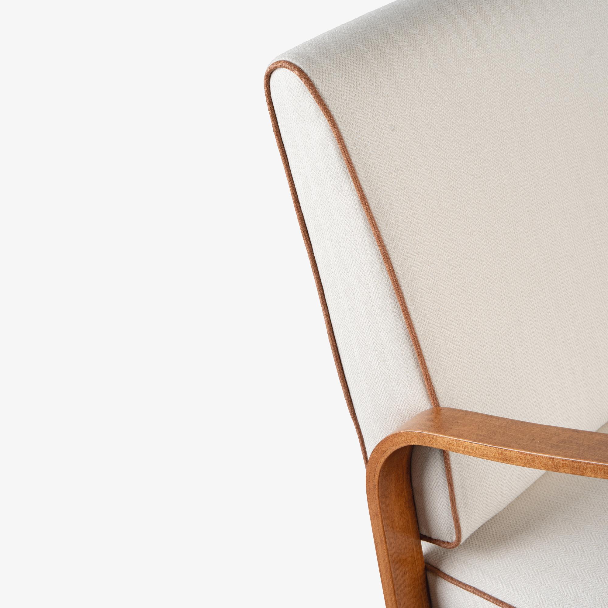Petite Bentwood Settee in lana e lino di Holland and Sherry con profili in lino in vendita 3