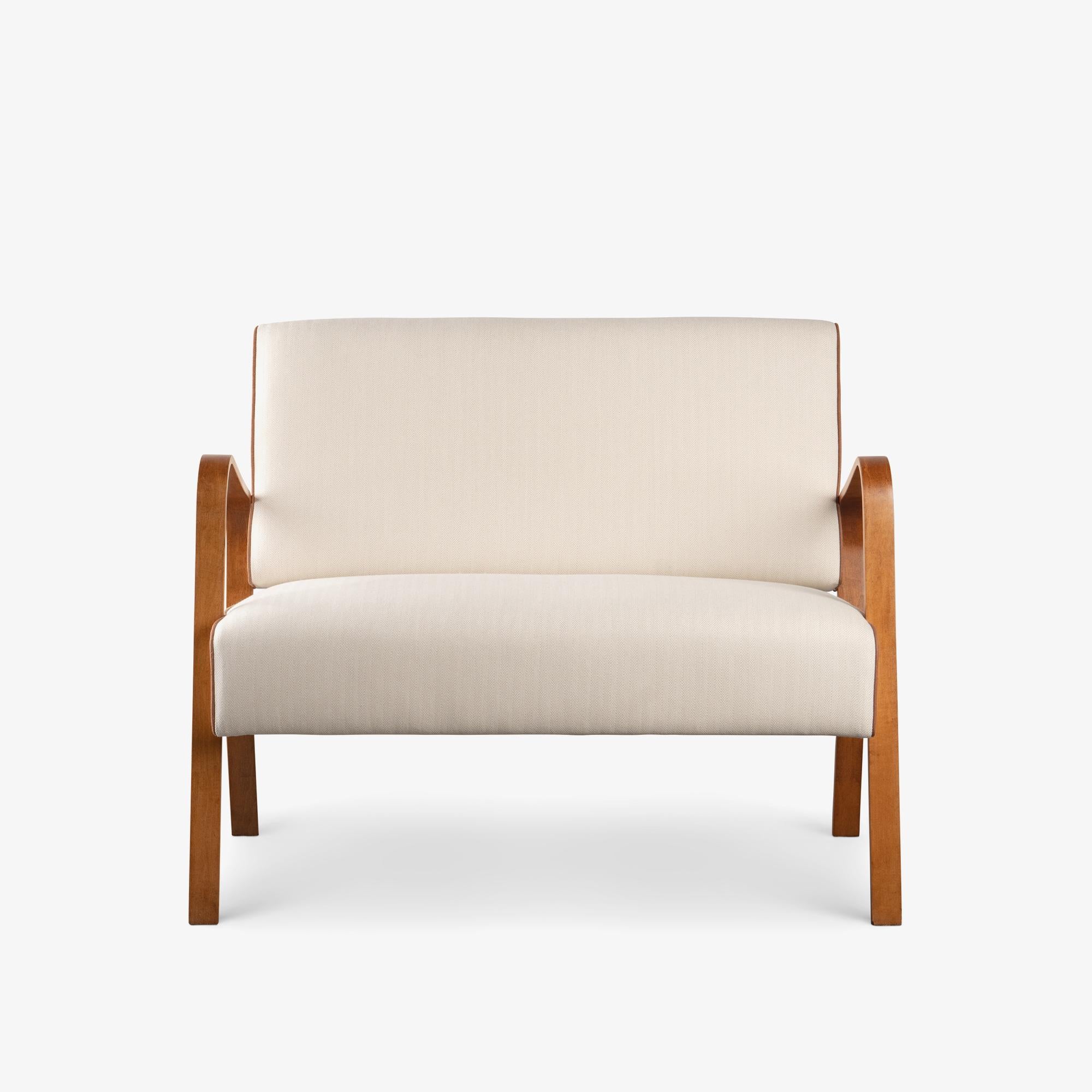 Mid-Century moderno Petite Bentwood Settee in lana e lino di Holland and Sherry con profili in lino in vendita