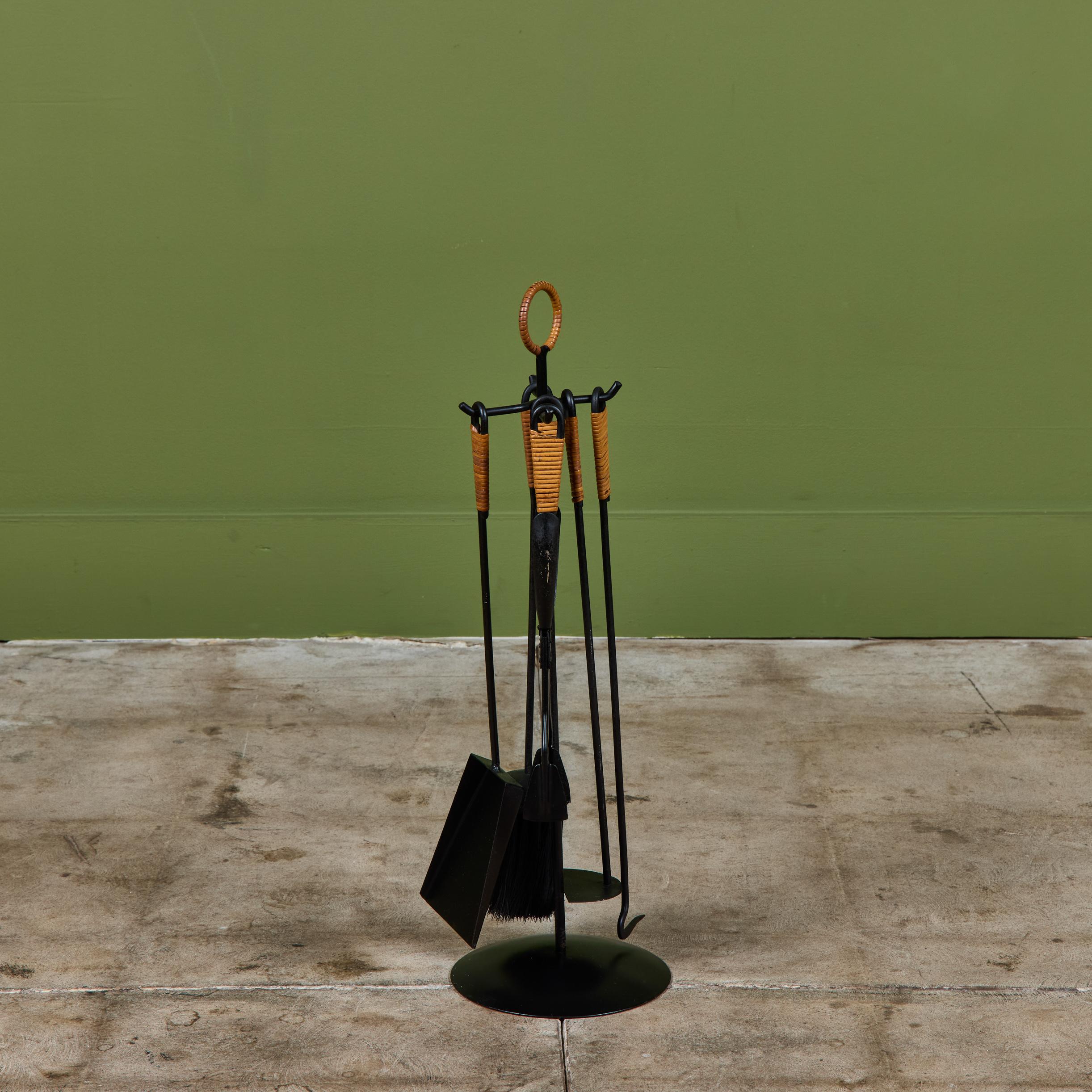 Petite Blackened Steel Fireplace Tool Set In Good Condition For Sale In Los Angeles, CA