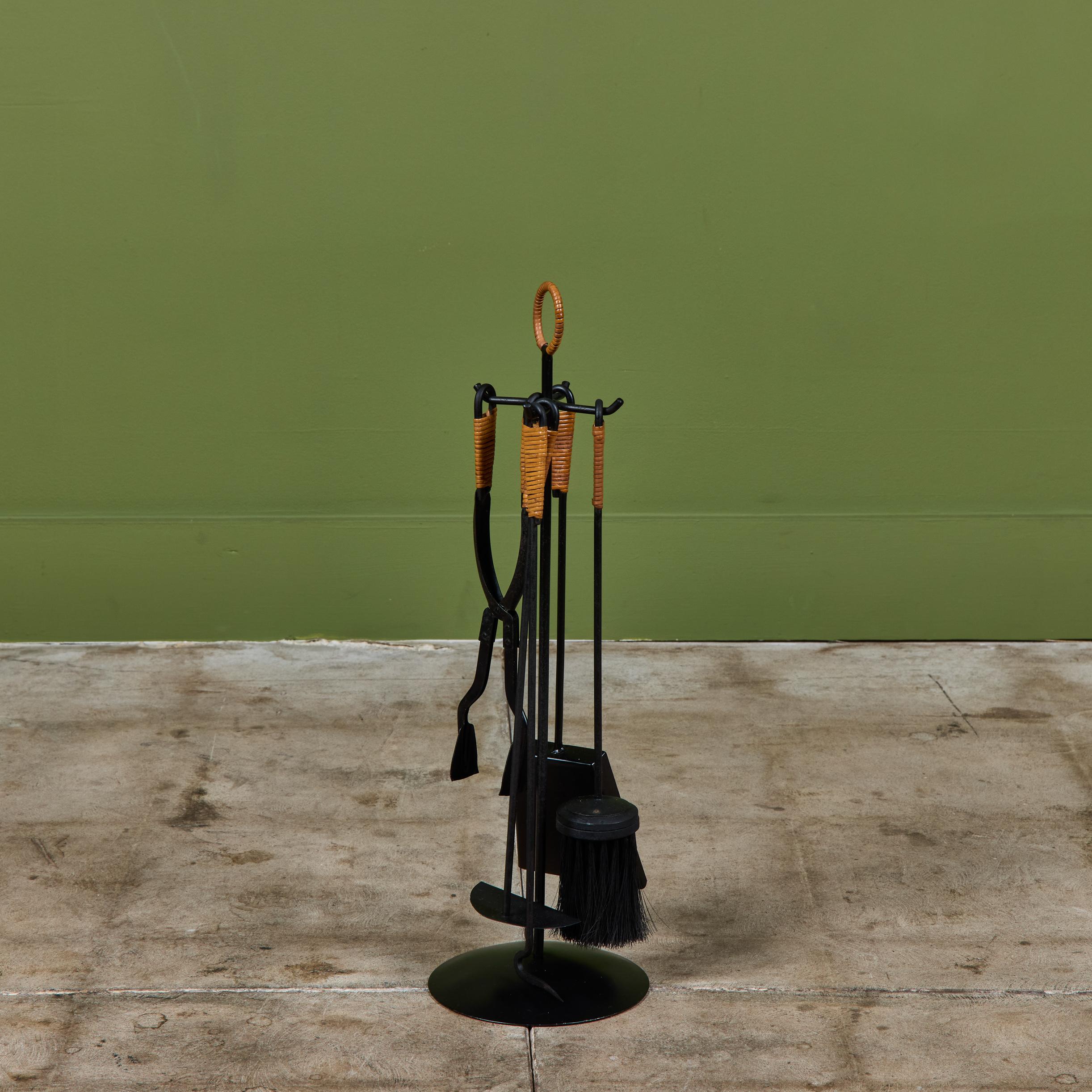 Petite Blackened Steel Fireplace Tool Set For Sale 1