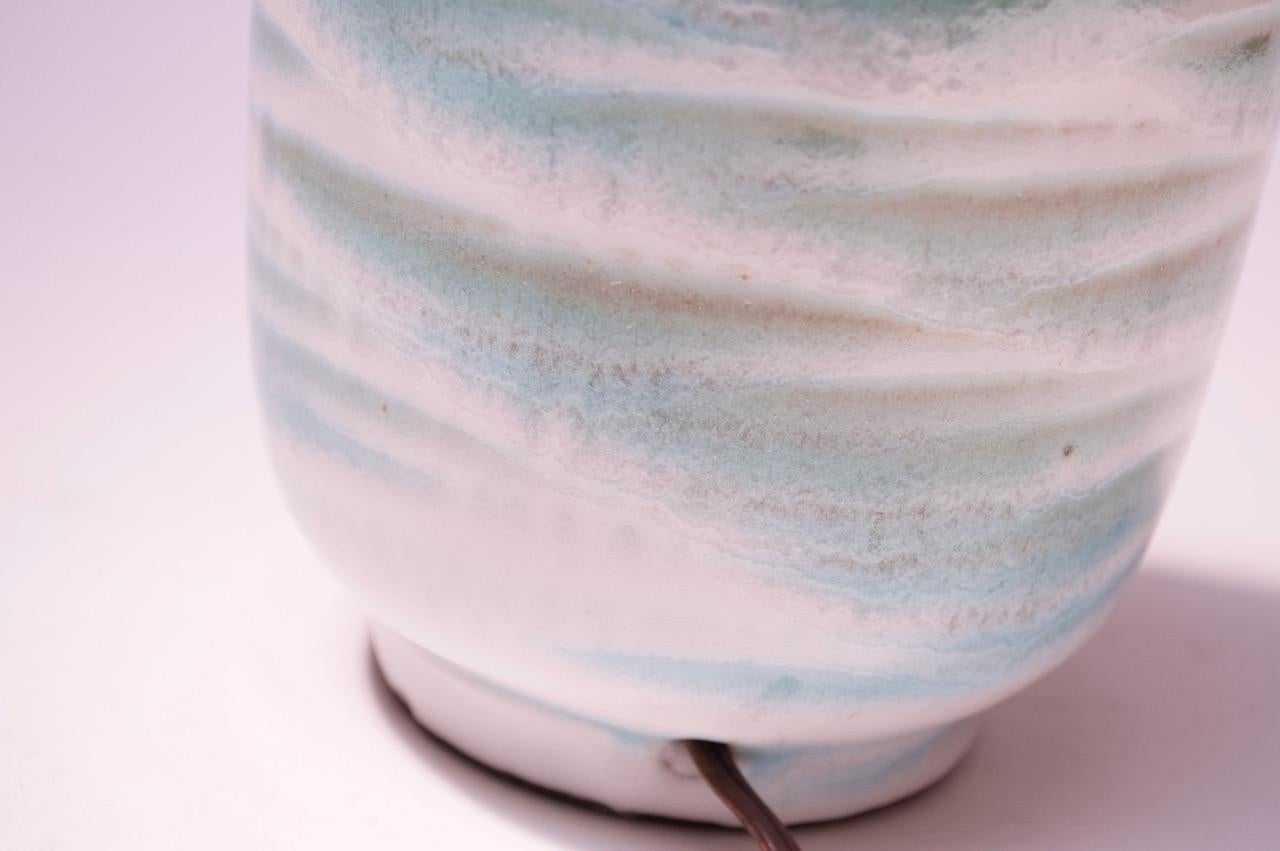 Kleine blau-weiße Keramik-Tischlampe von Lee Rosen für Design Technics im Angebot 6