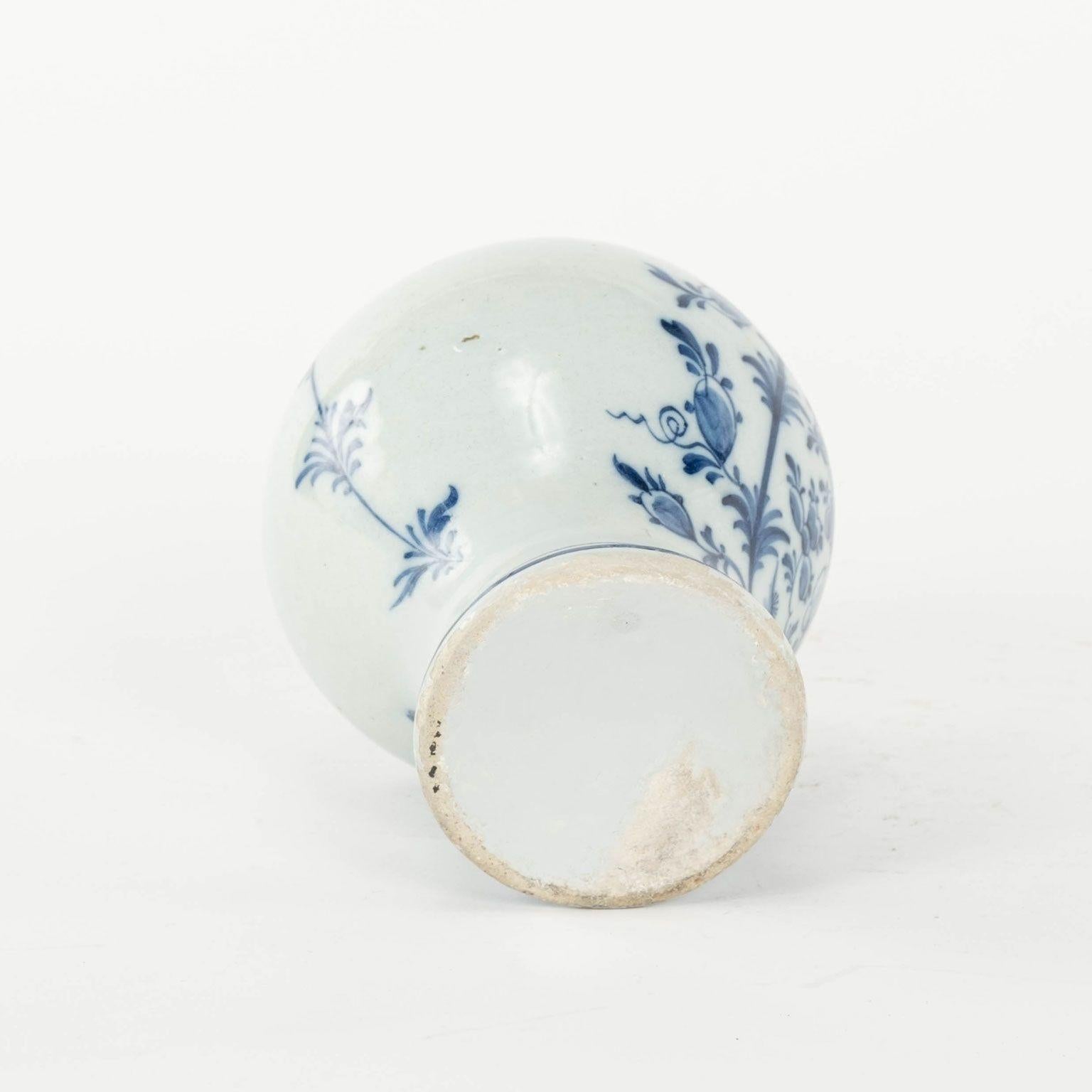 Petite Blue & White Delft Tobacco Jar In Fair Condition For Sale In Houston, TX