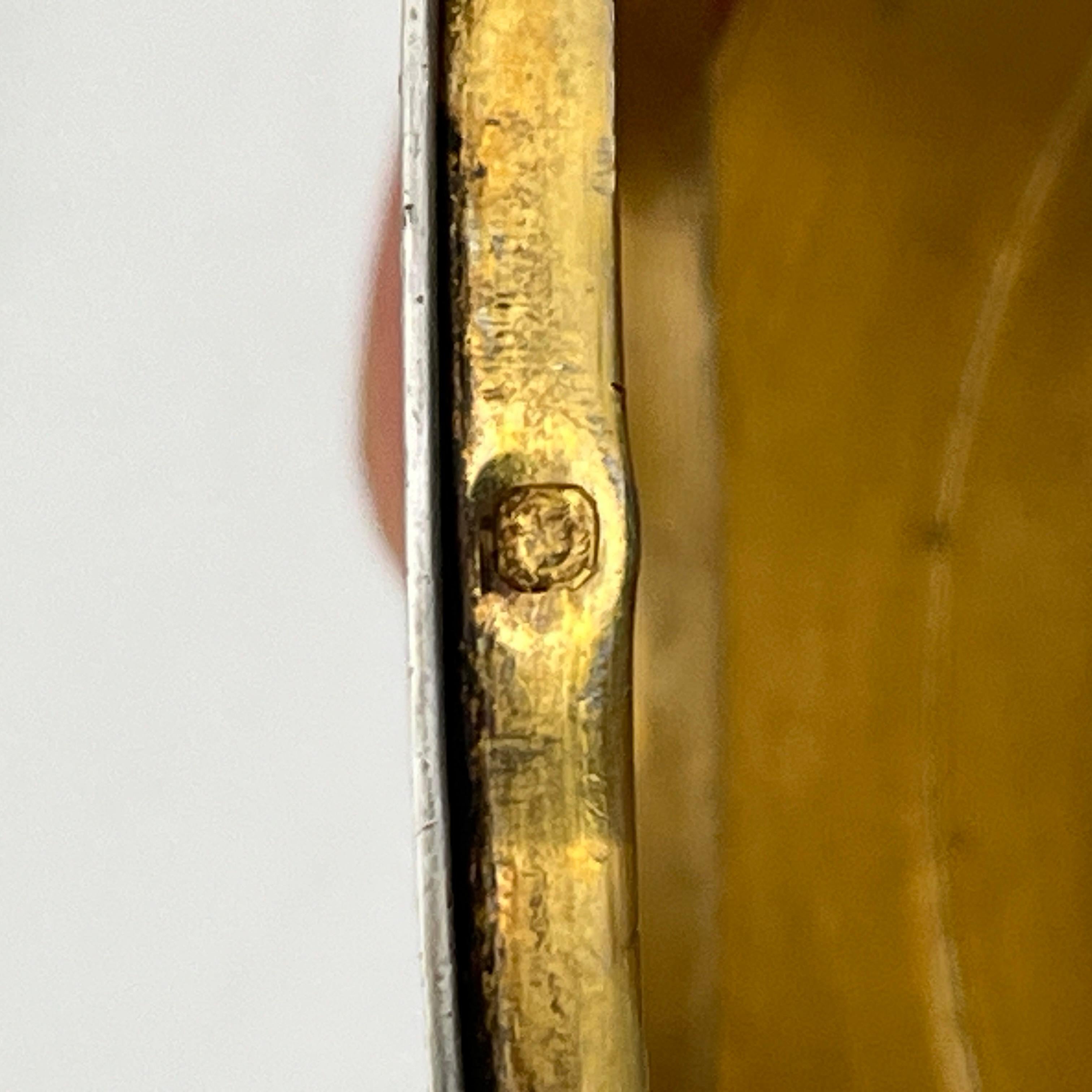Petite boite en argent massif partiellement doré à décor chérubins, France, XIXe en vente 7