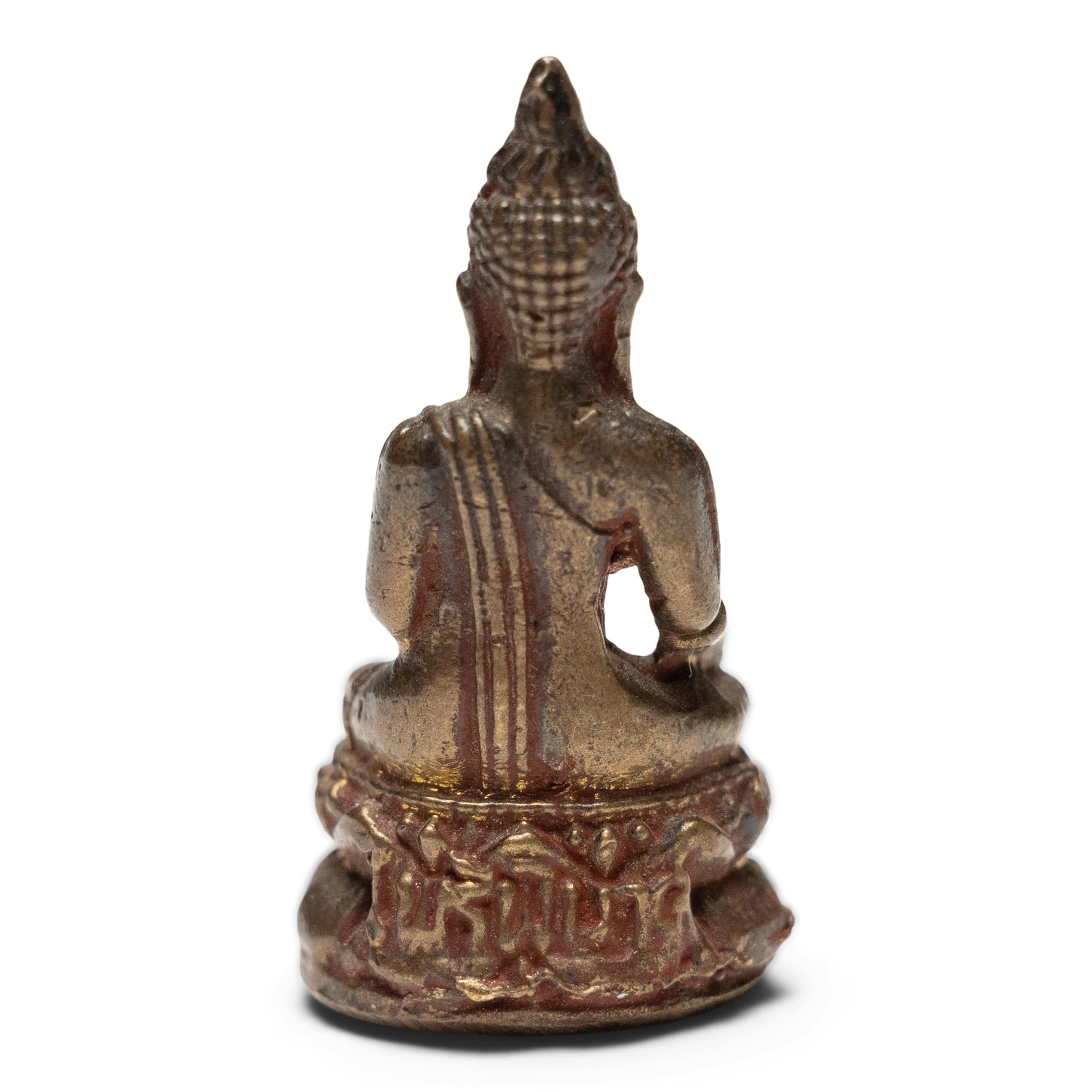 Kleines Messingamulett des Medizinbuddhas (Thailändisch) im Angebot