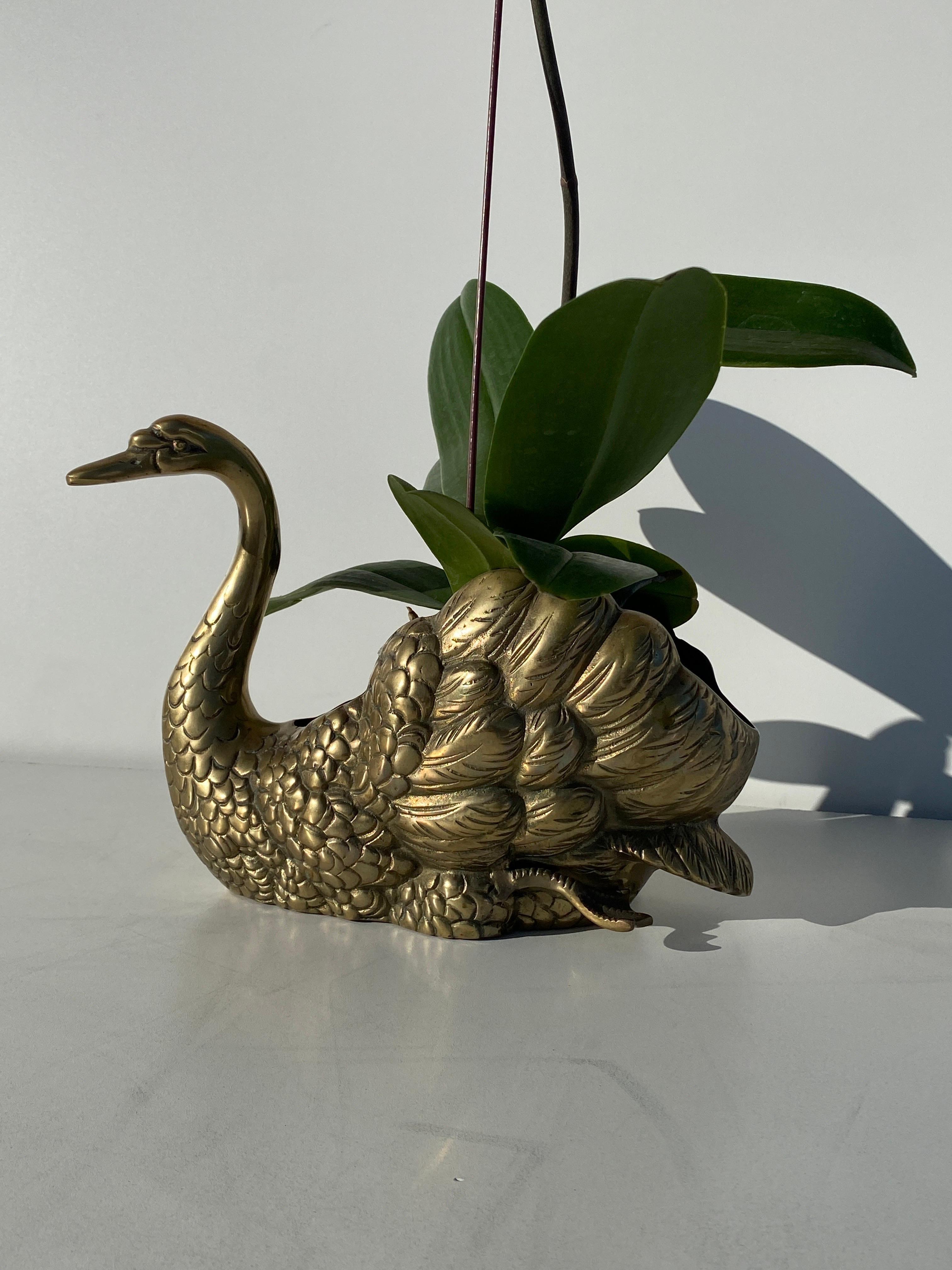 Petite Brass Swan Planter In Good Condition In North Hollywood, CA