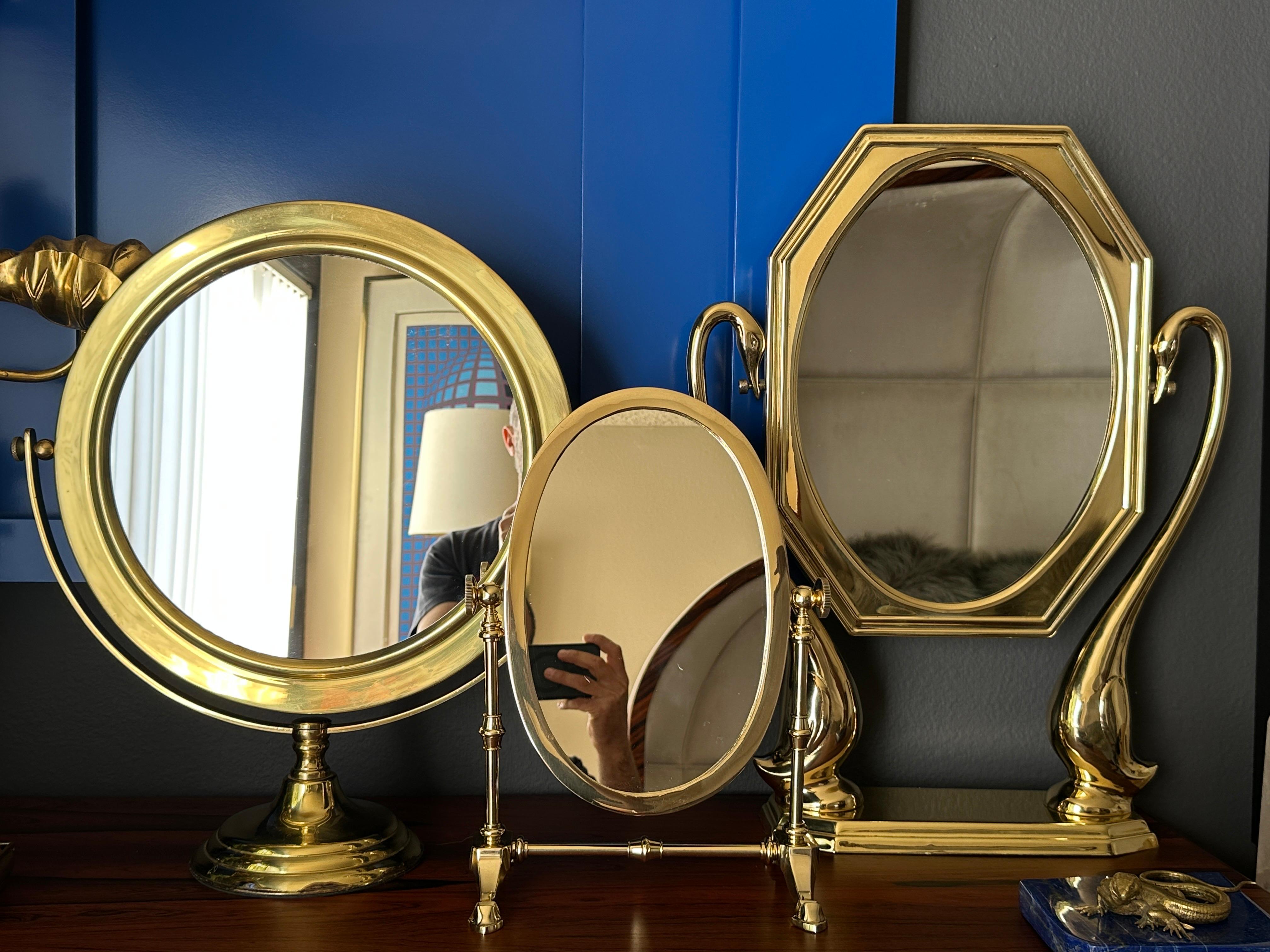 Miroir de courtoisie inclinable en laiton en vente 8