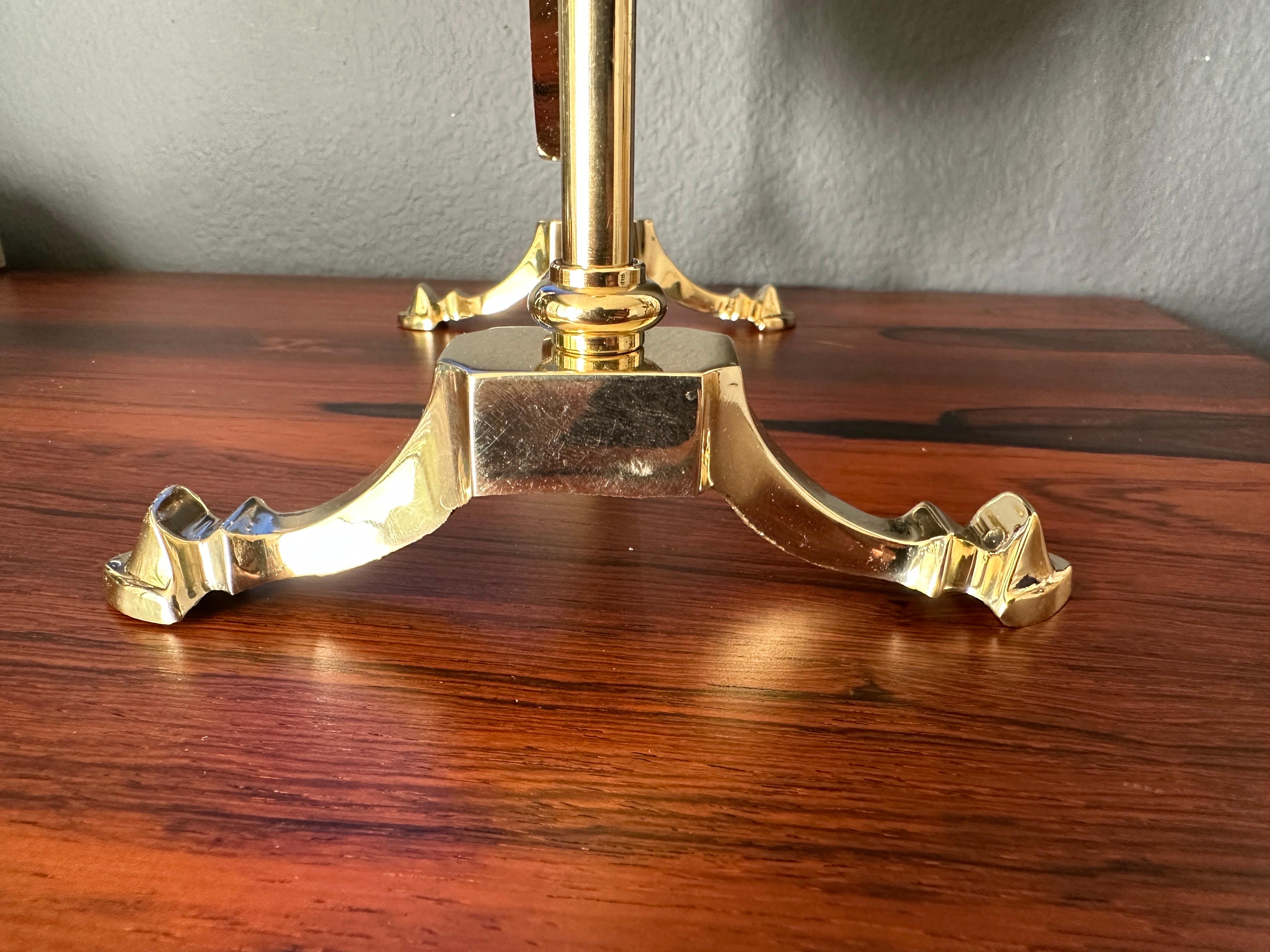 Miroir de courtoisie inclinable en laiton en vente 1