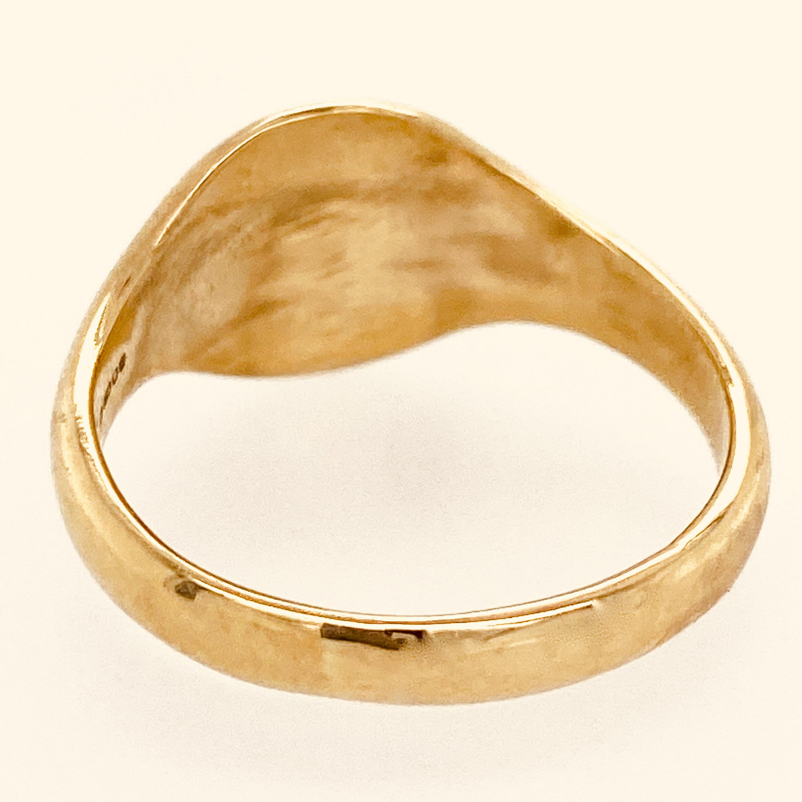 Petite British Signet Ring with Couped Boar's Head in Yellow Gold In Excellent Condition In Sherman Oaks, CA