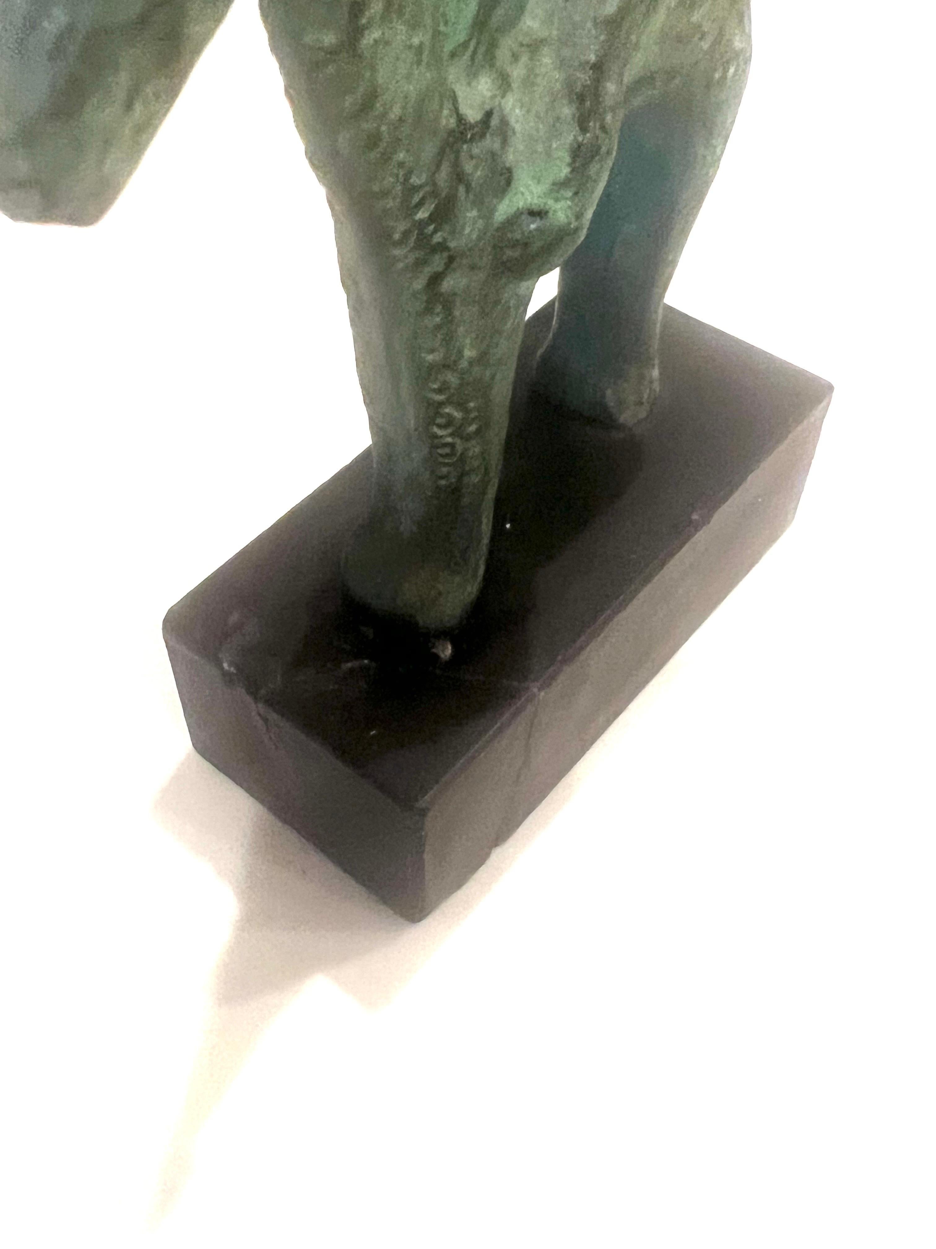 Petite sculpture de reproduction étrusque en bronze, Italie, années 1970 Bon état - En vente à San Diego, CA