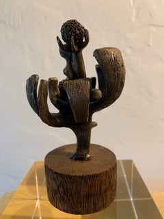 Pequeña Escultura Floral Orgánica de Bronce