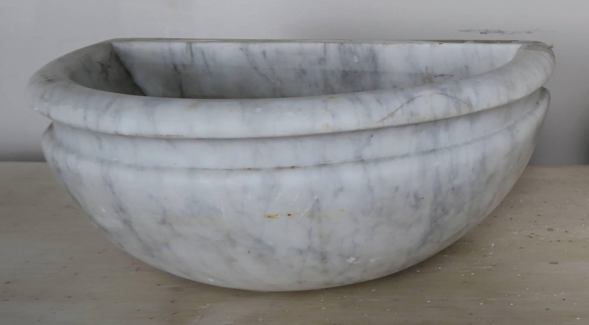 Early 20th Century Petite Carrera Marble Italian Basins, Pair