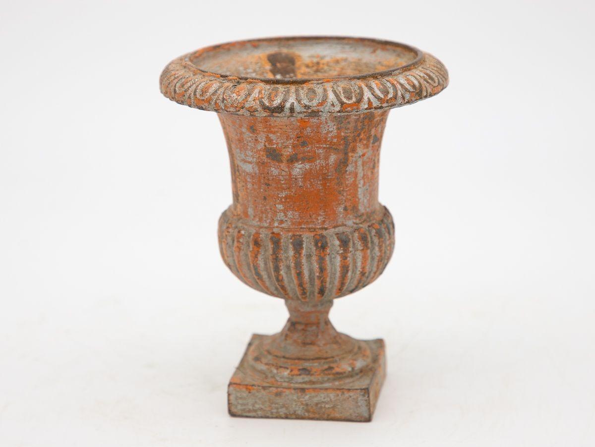 Petite Cast Iron Urn In Good Condition For Sale In South Salem, NY