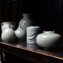 Petit pot à eau en céladon