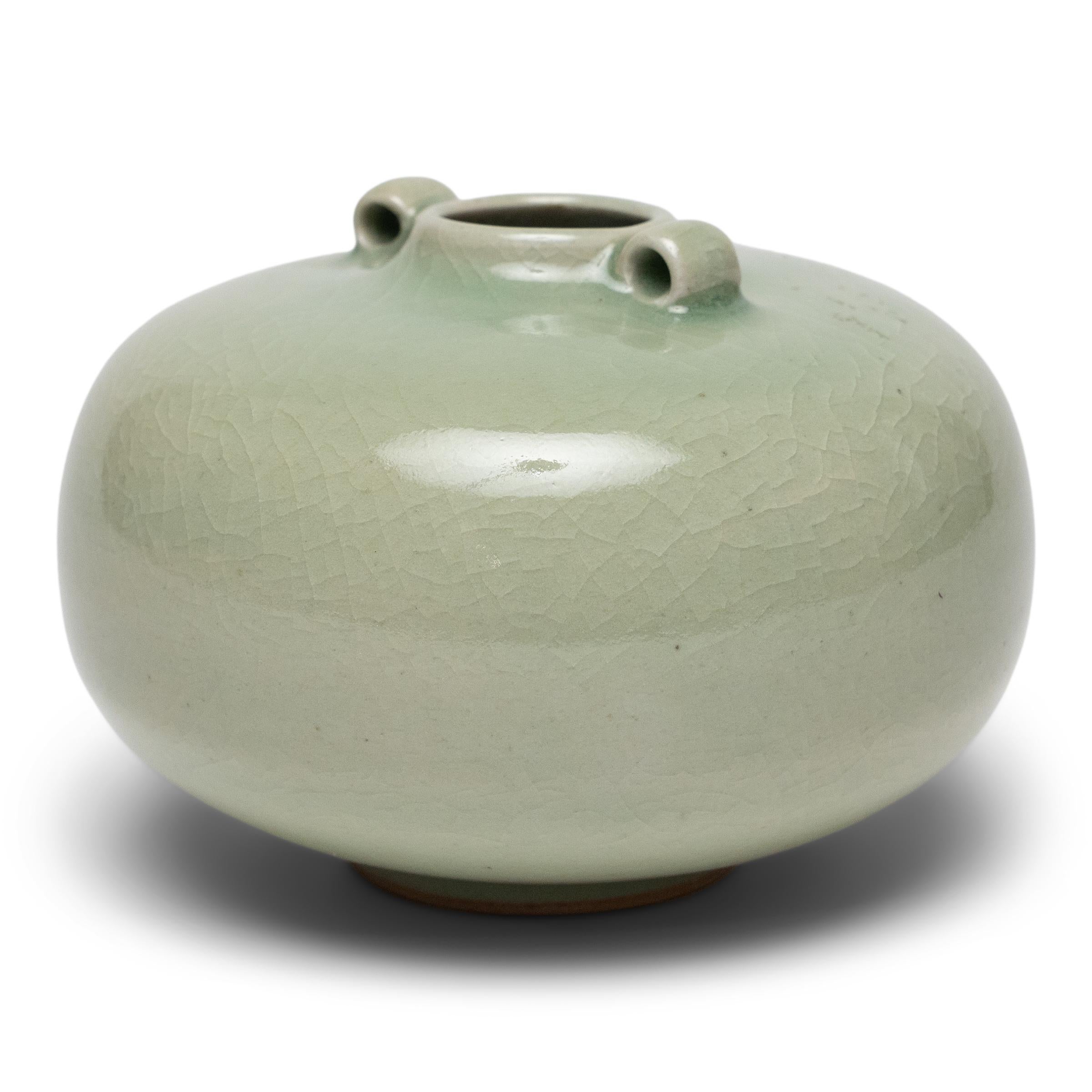 Minimaliste Petit pot à eau en céladon en vente