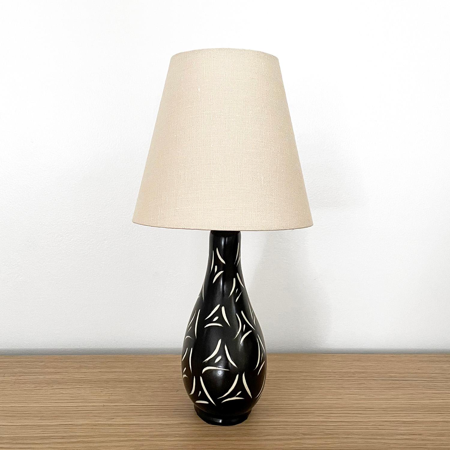 Petite Ceramic Table Lamp with Bamboo handle  In Good Condition In Los Angeles, CA