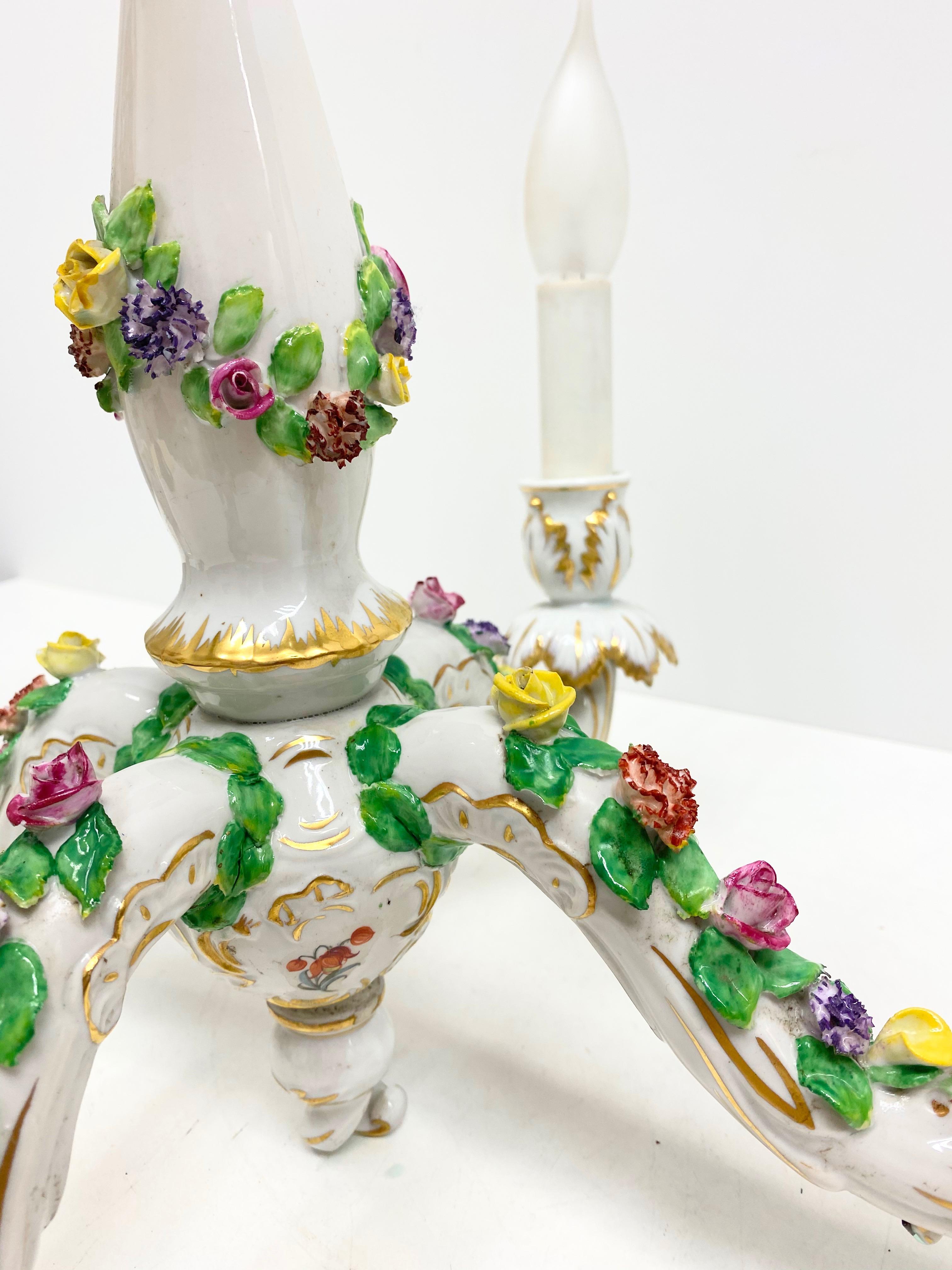 Petite Chandelier Hand Painted and Gilded Porcelain, circa 1940 For Sale 7