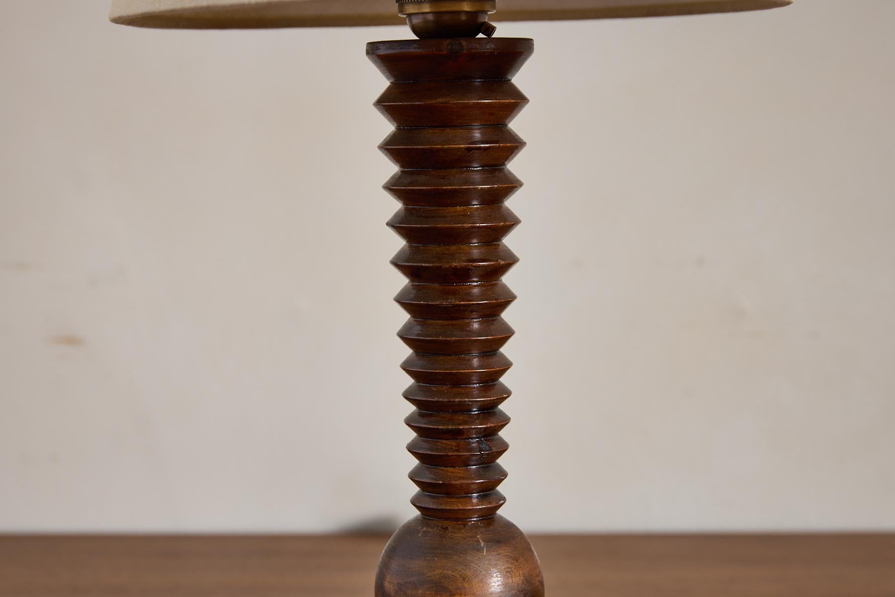 Laiton Petite lampe de bureau Charles Dudouyt en vente