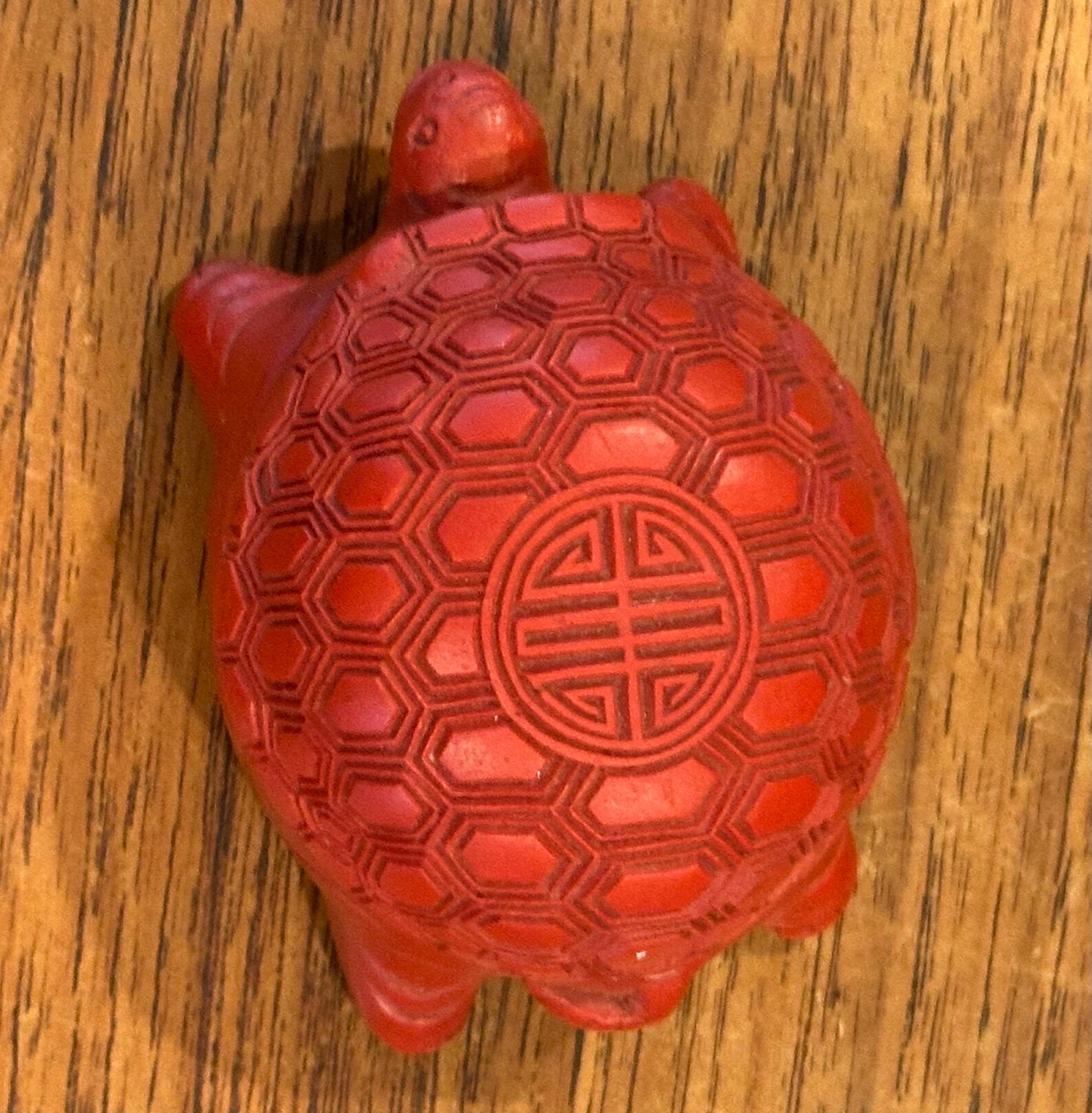 20th Century Petite Chinese Cinnabar Lacquered Turtle Box For Sale