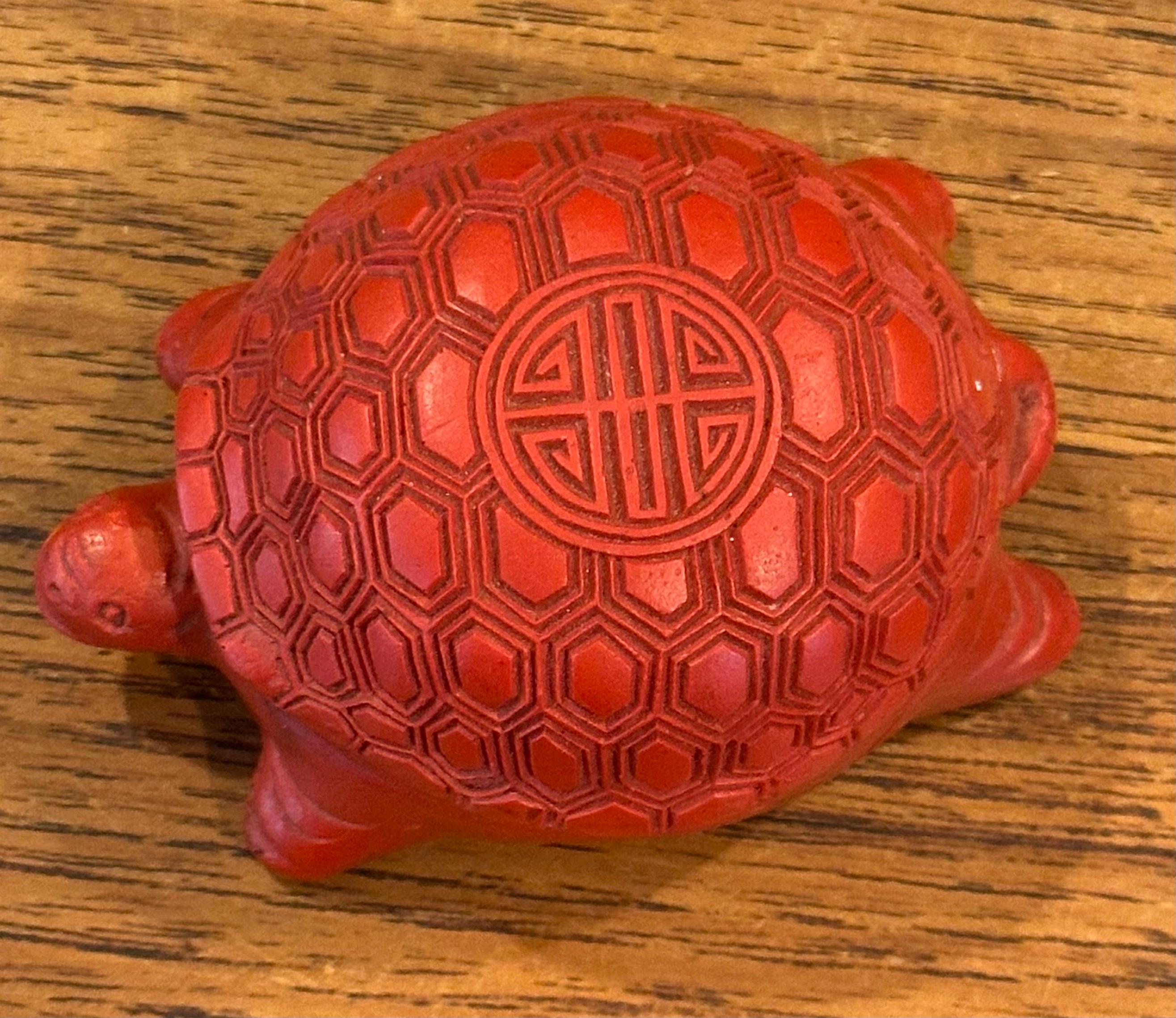 Petite Chinese Cinnabar Lacquered Turtle Box For Sale 1