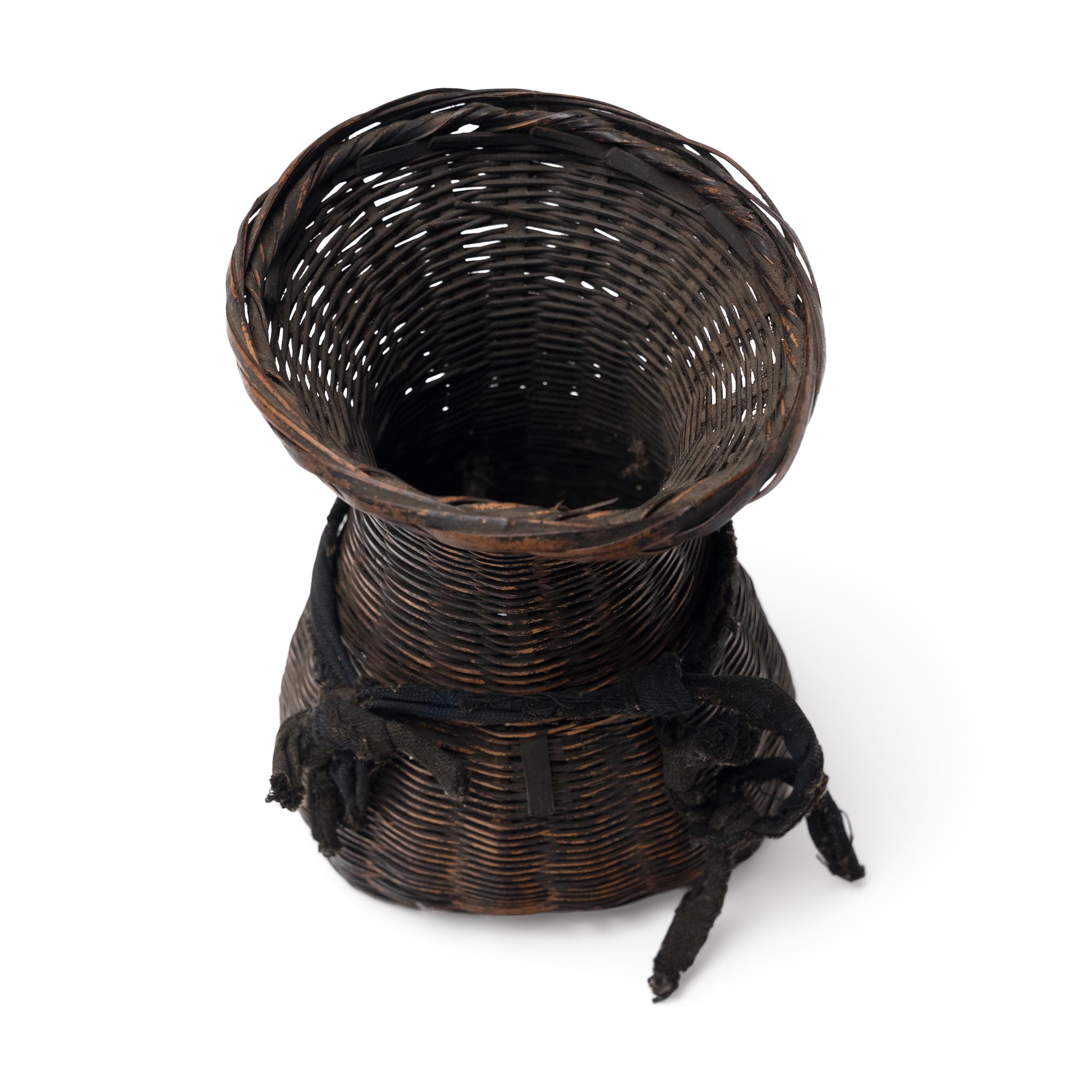 Pequeña cesta china de recolección, c. 1940 Rústico en venta