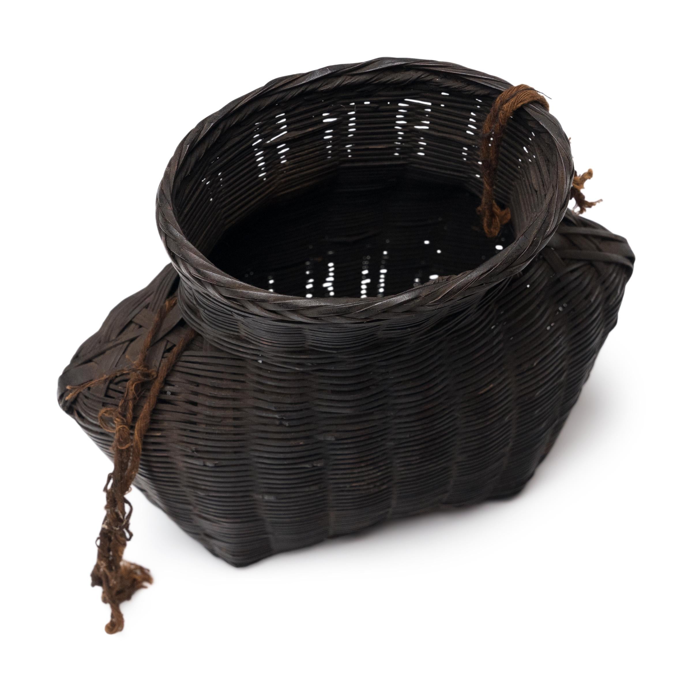 Pequeña cesta china de recolección, c. 1940 Rústico en venta