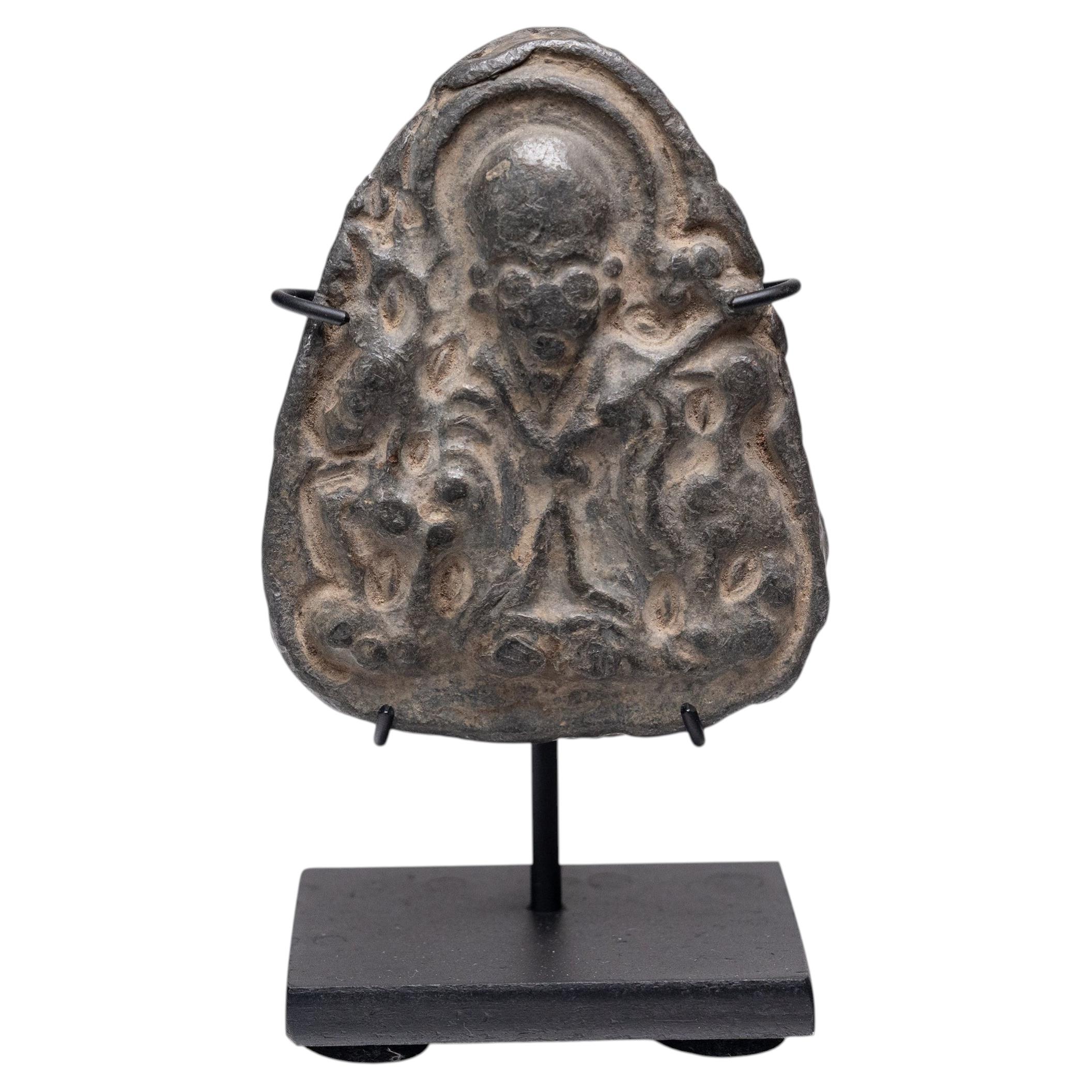 Petite amulette chinoise en métal représentant le dieu de la longévité, C.C. 1900