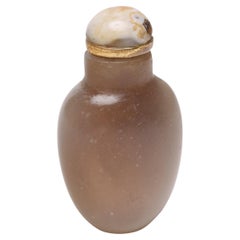 Petite Snuff Bottle cinese di agata pallida, 1900 ca.