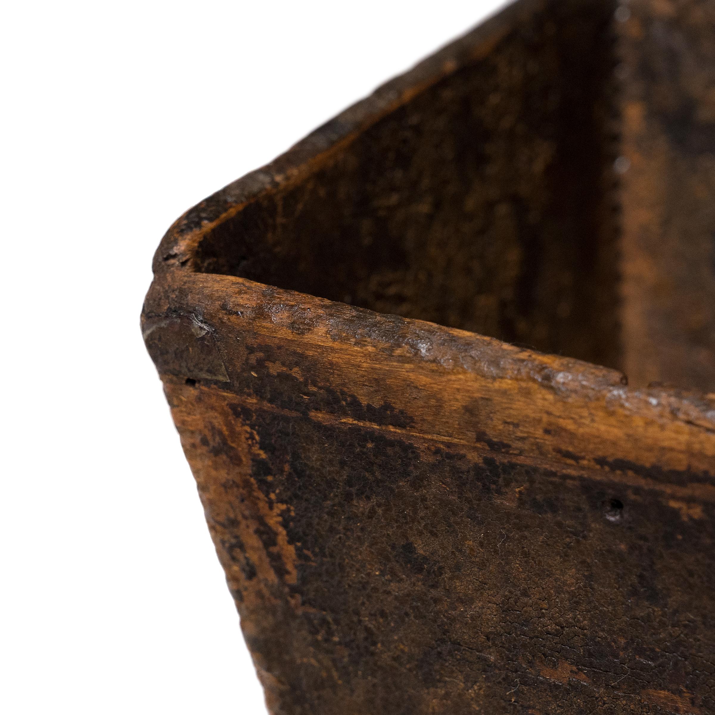 Petite Chinese Rice Measure, c. 1900 In Good Condition For Sale In Chicago, IL