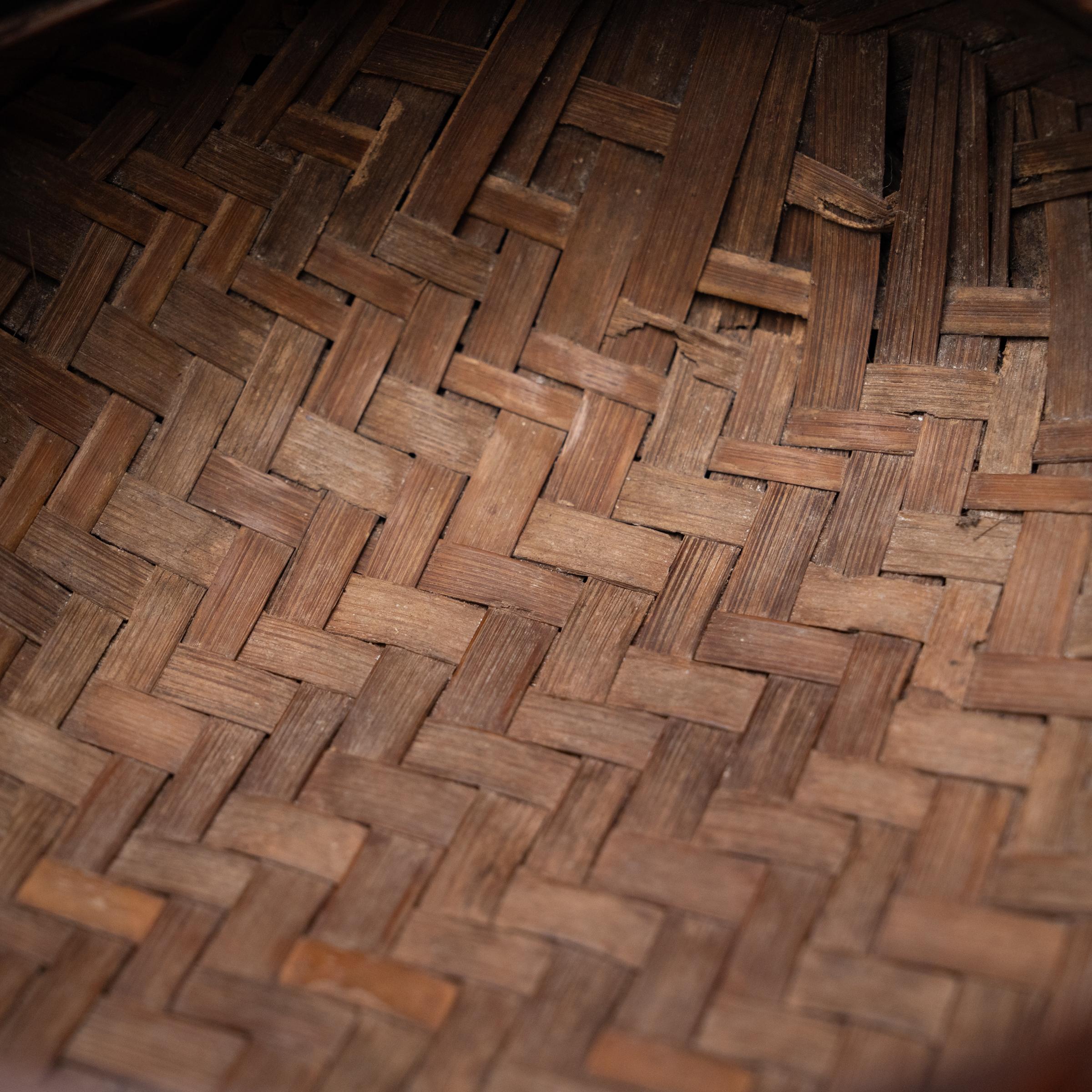 Kleiner chinesischer Korb mit klebrigem Reis (Handgewebt) im Angebot