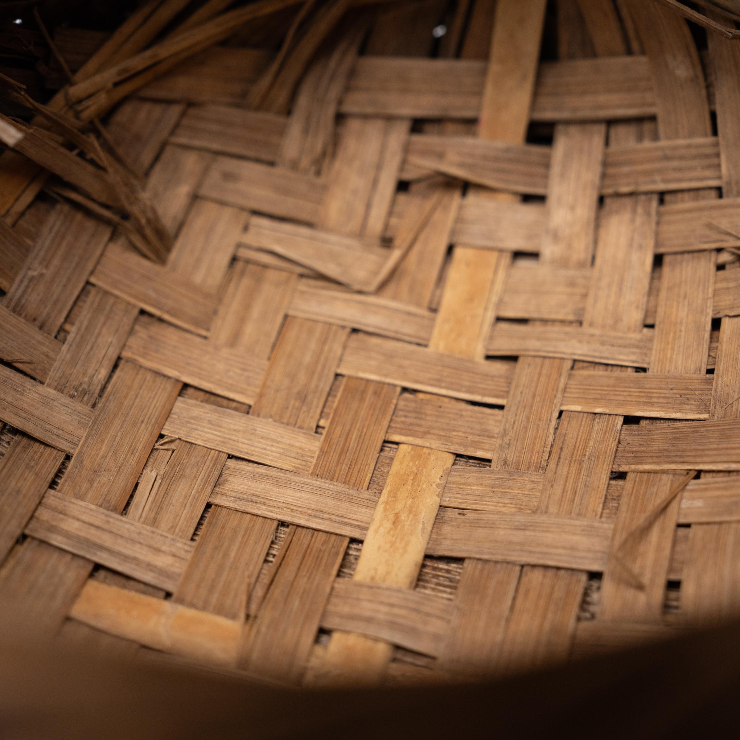 Kleiner chinesischer Korb mit klebrigem Reis (Handgewebt) im Angebot