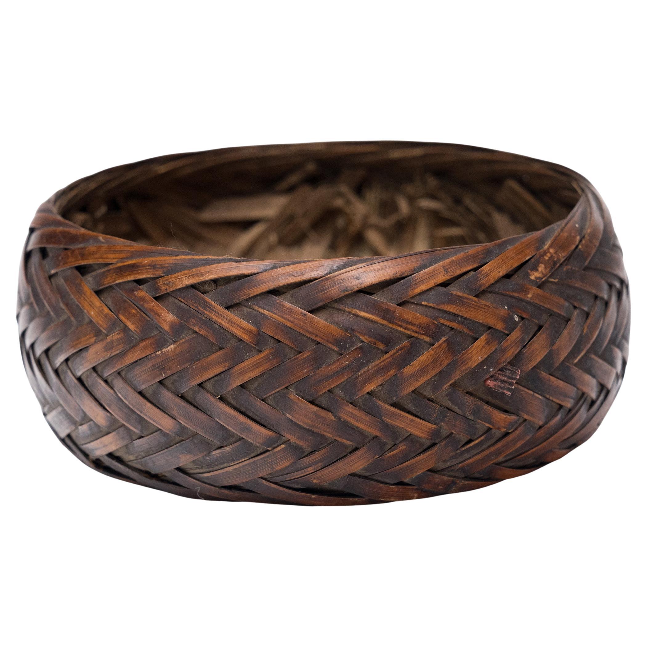 Kleiner chinesischer Korb mit klebrigem Reis