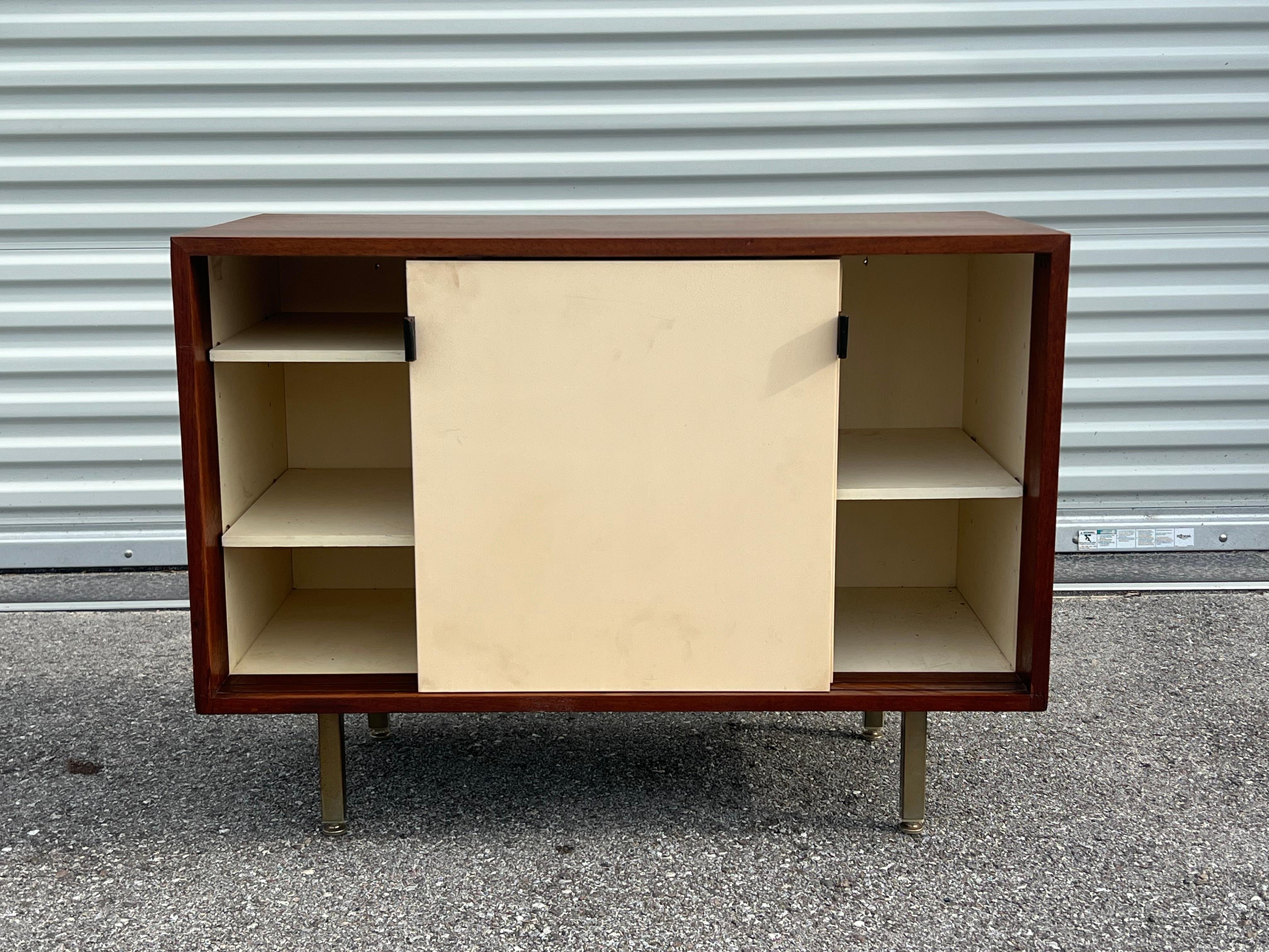 Pequeña Credenza Clásica Knoll en Nogal y Crema Ca' 1950's en venta 3